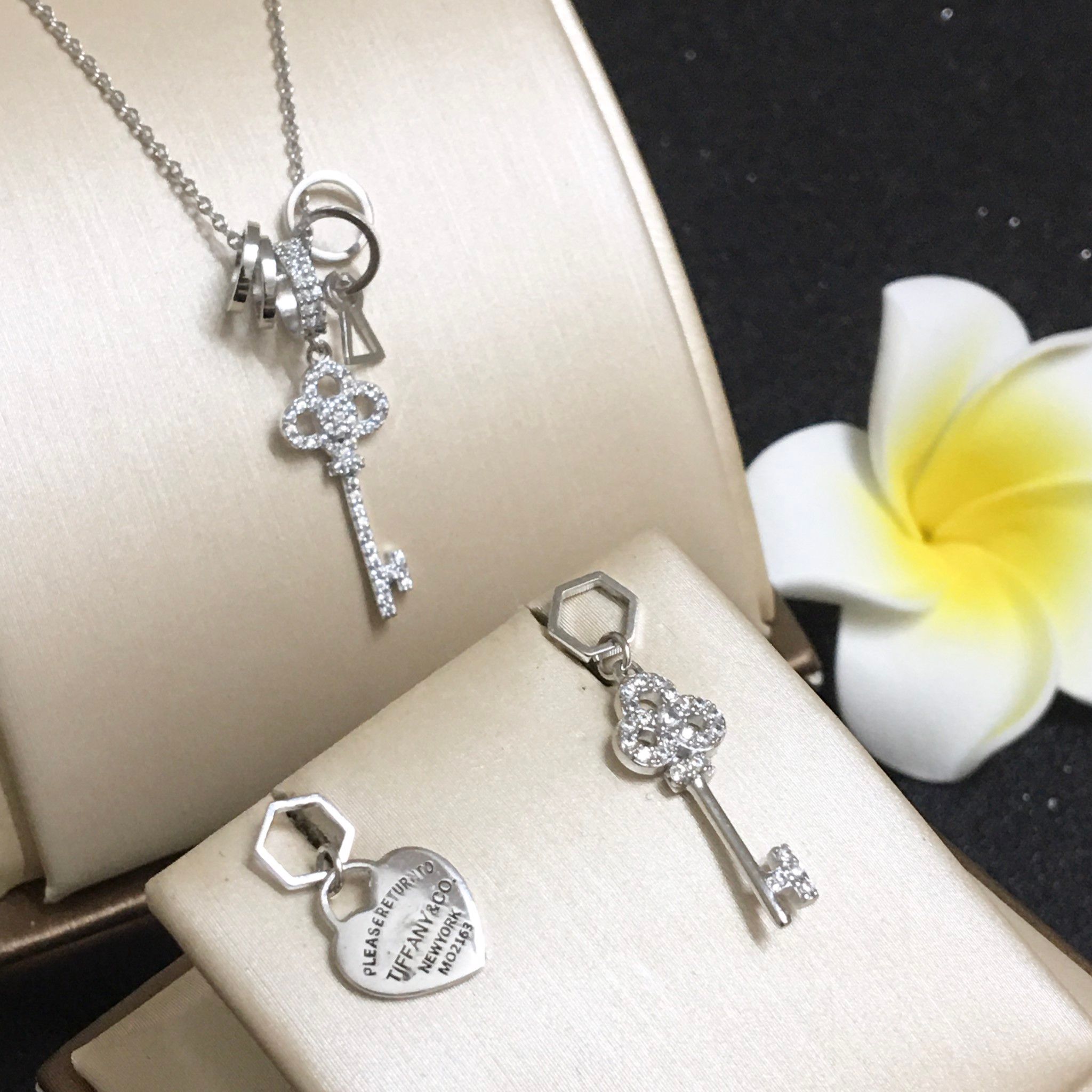 BỘ TRANG SỨC BẠC CAO CẤP - CHÌA KHOÁ TÌNH YÊU PHA LÊ (AB)
