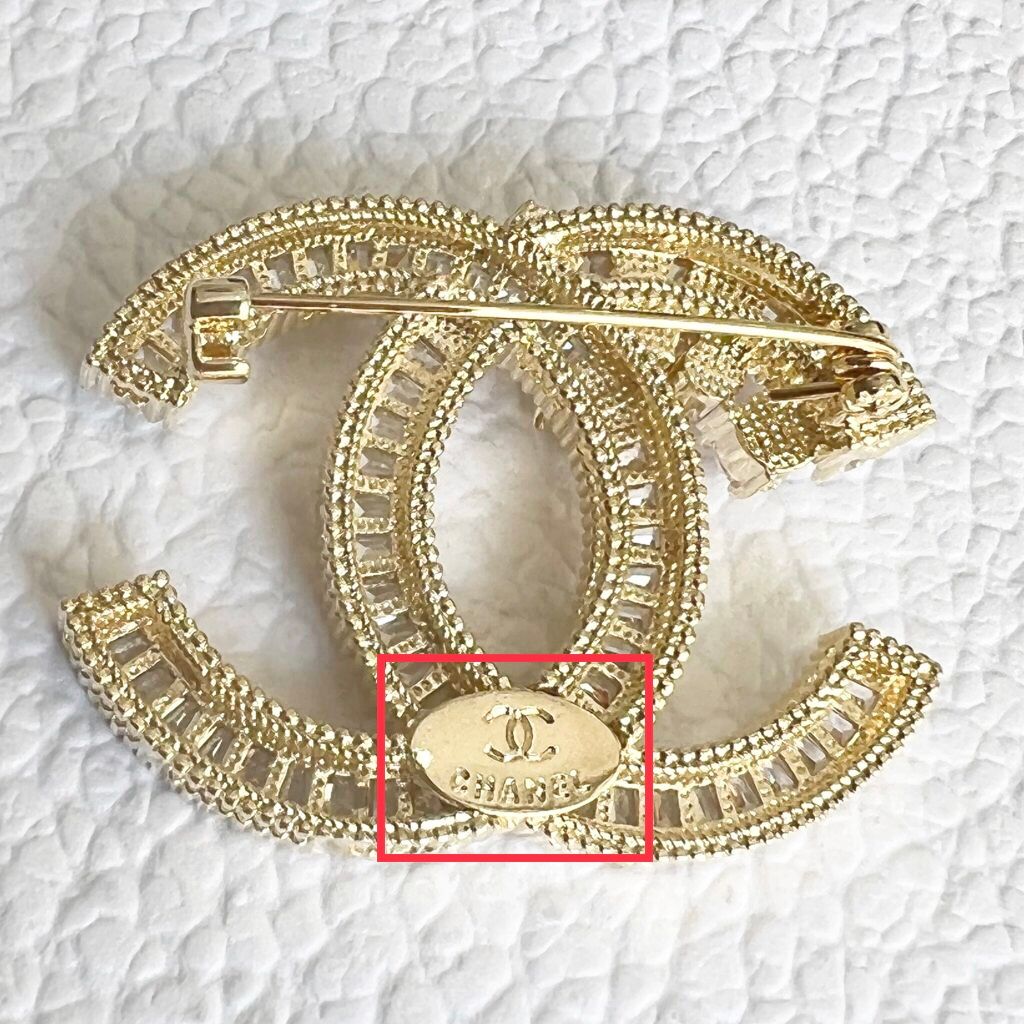 Cài Áo Nam, Nữ - Chanel Màu Vàng Ngọc Trai & Pha Lê Trắng (CF)