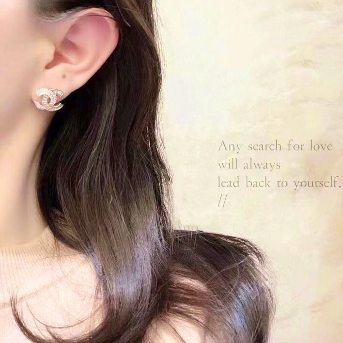 Bông Tai Chanel Màu Vàng Pha Lê Trắng (BS)