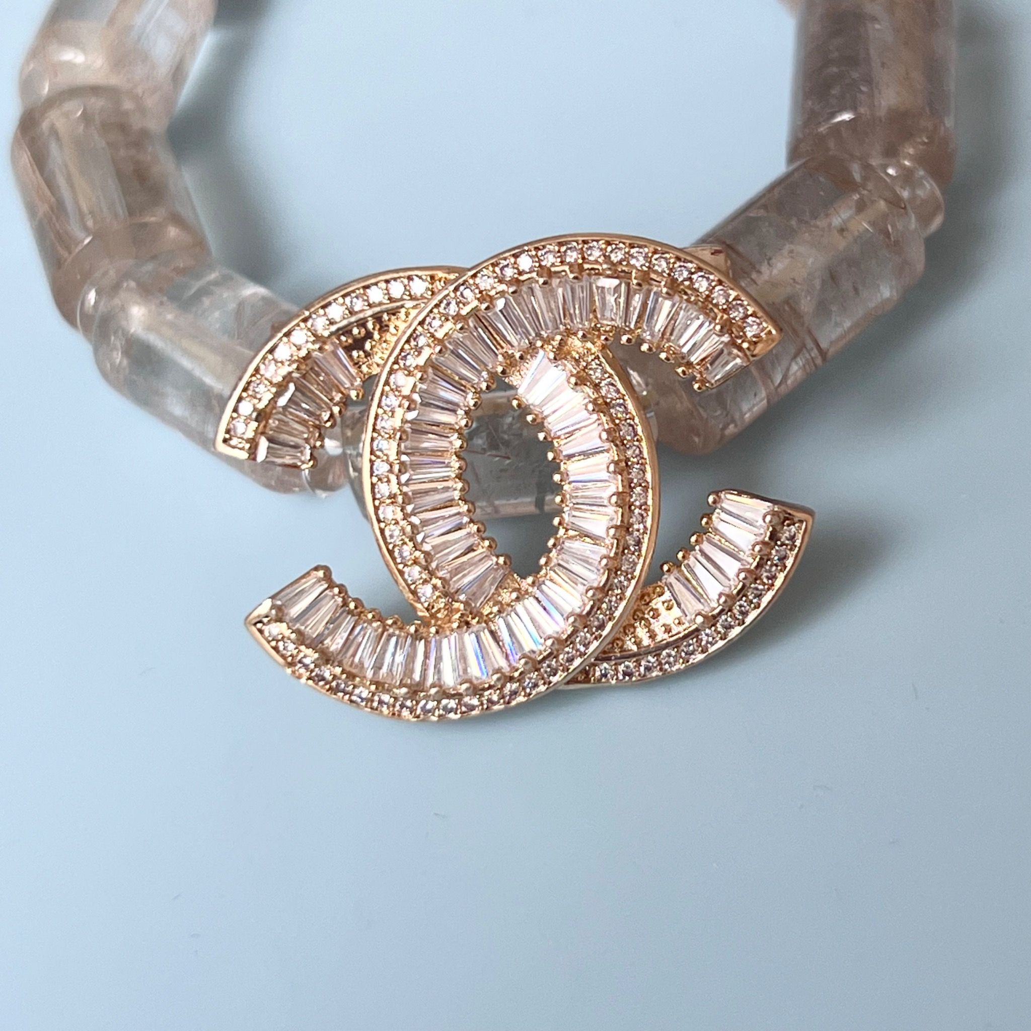 Cài Áo Nam, Nữ - Chanel Mini Màu Vàng Pha Lê Trắng (DA)