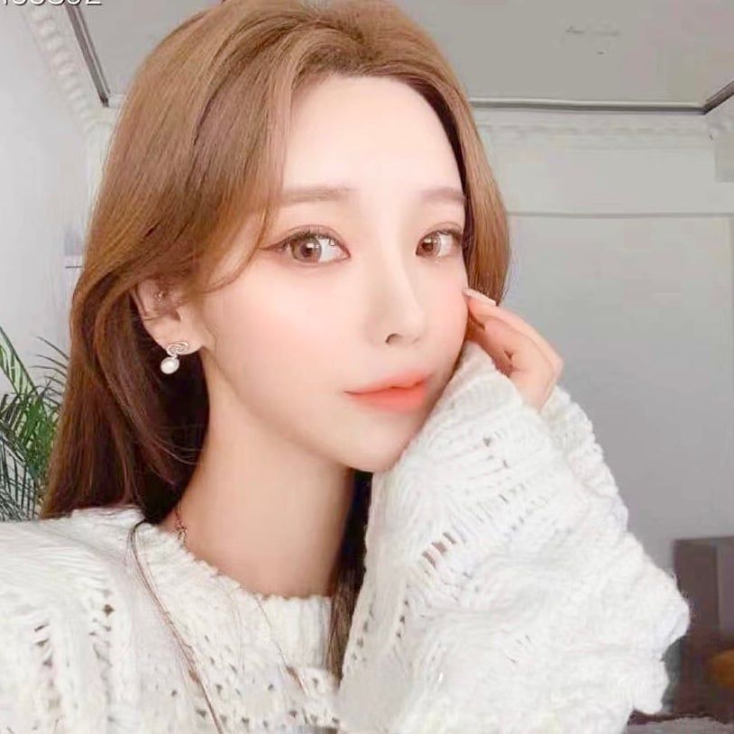 Bông Tai Dior Màu Trắng Ngọc Trai (AS)