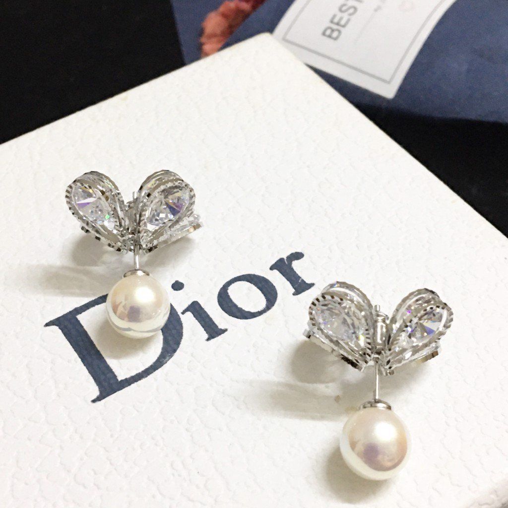 Bộ Trang Sức Dior Trắng - Vòng cổ Choker & Bông Tai Ngọc Trai, Pha Lê 2 Kiểu Đeo Quý Phái (AG)