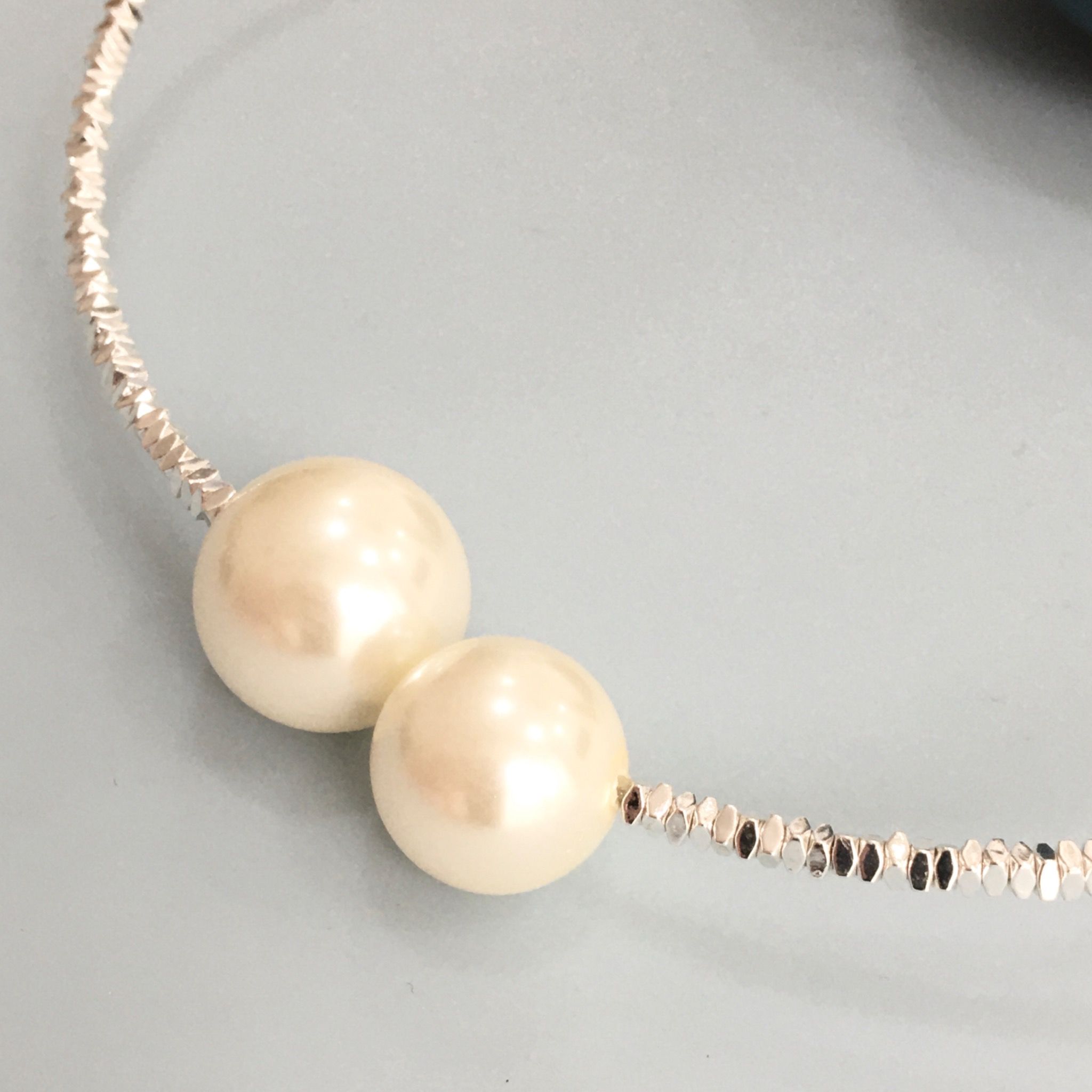 Vòng Cổ Choker Dior 2 Viên Ngọc Trai Màu Trắng Quý Phái