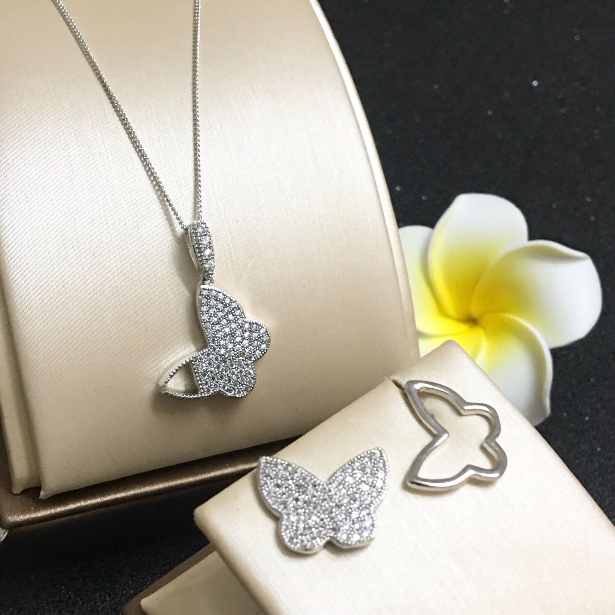 BỘ TRANG SỨC CON BƯỚM XINH (AB)