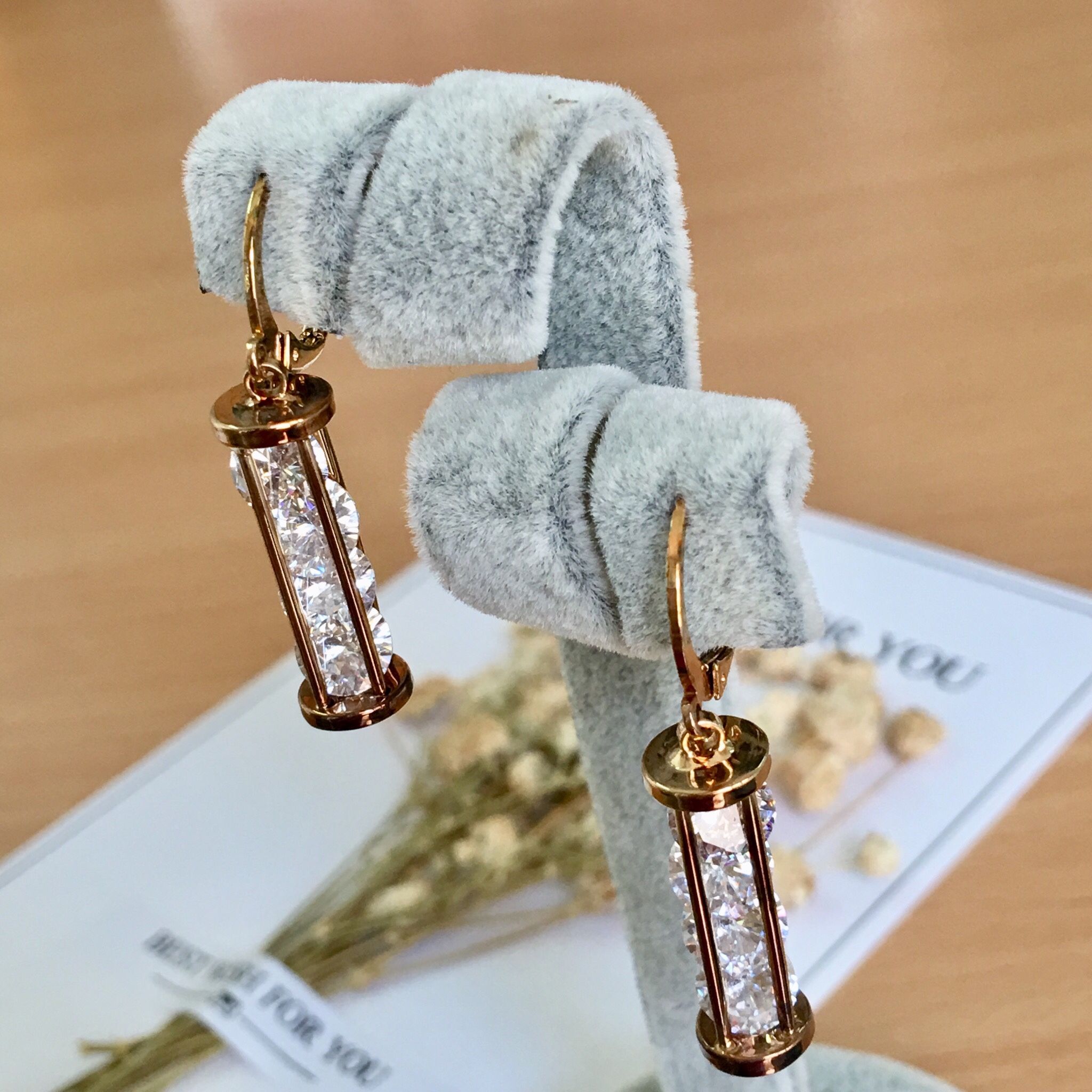 KHUYÊN TAI ỐNG PHA LÊ VÀNG HỒNG (AA)
