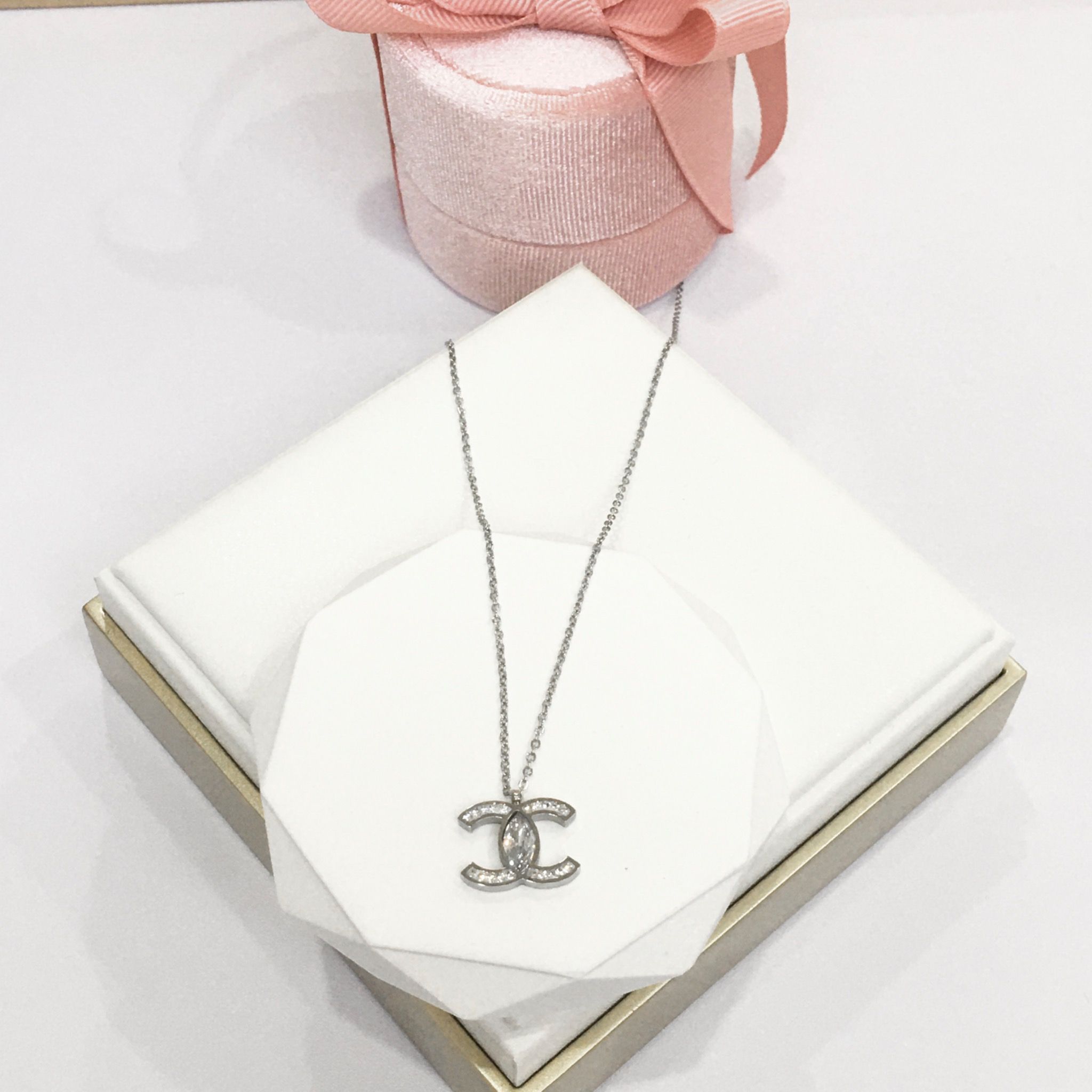 Dây Chuyền Chanel Pha Lê Trắng Titan Cao Cấp (AB)