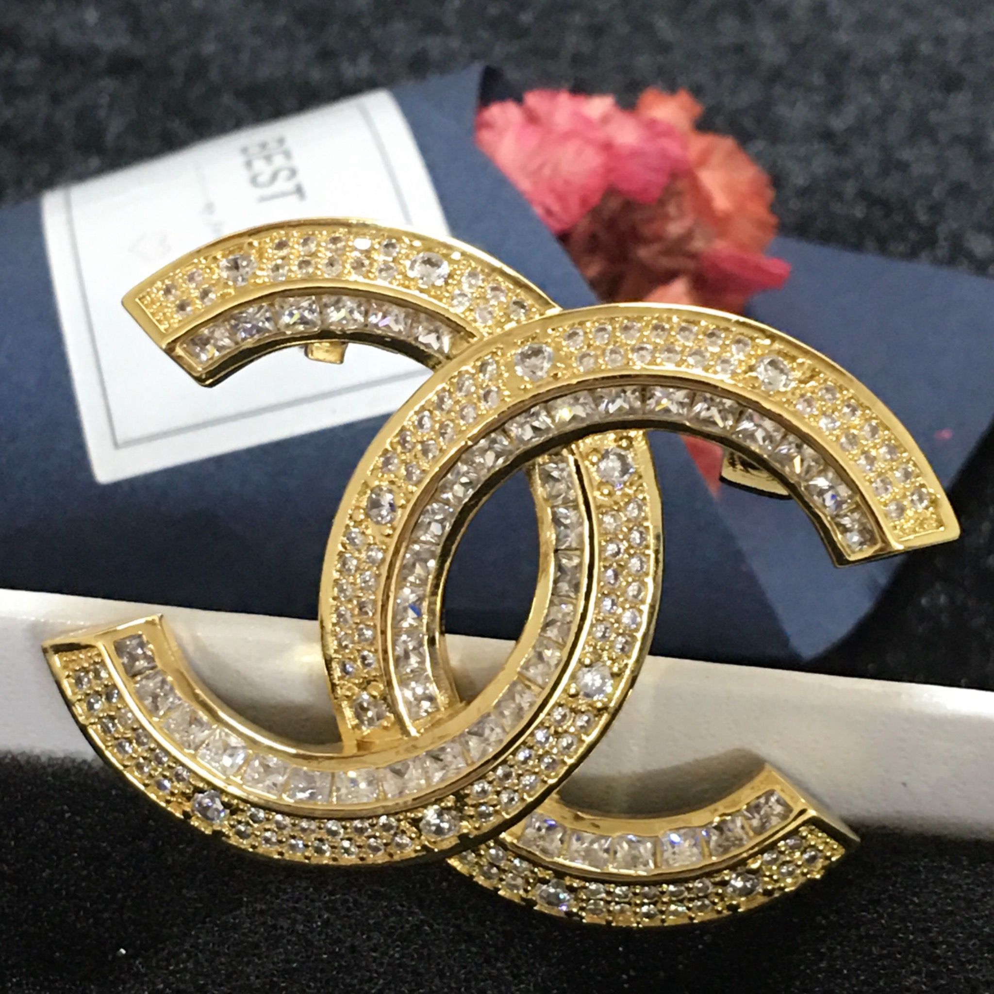 Cài Áo Nam, Nữ - Chanel Màu Vàng Pha Lê Trắng (BD)