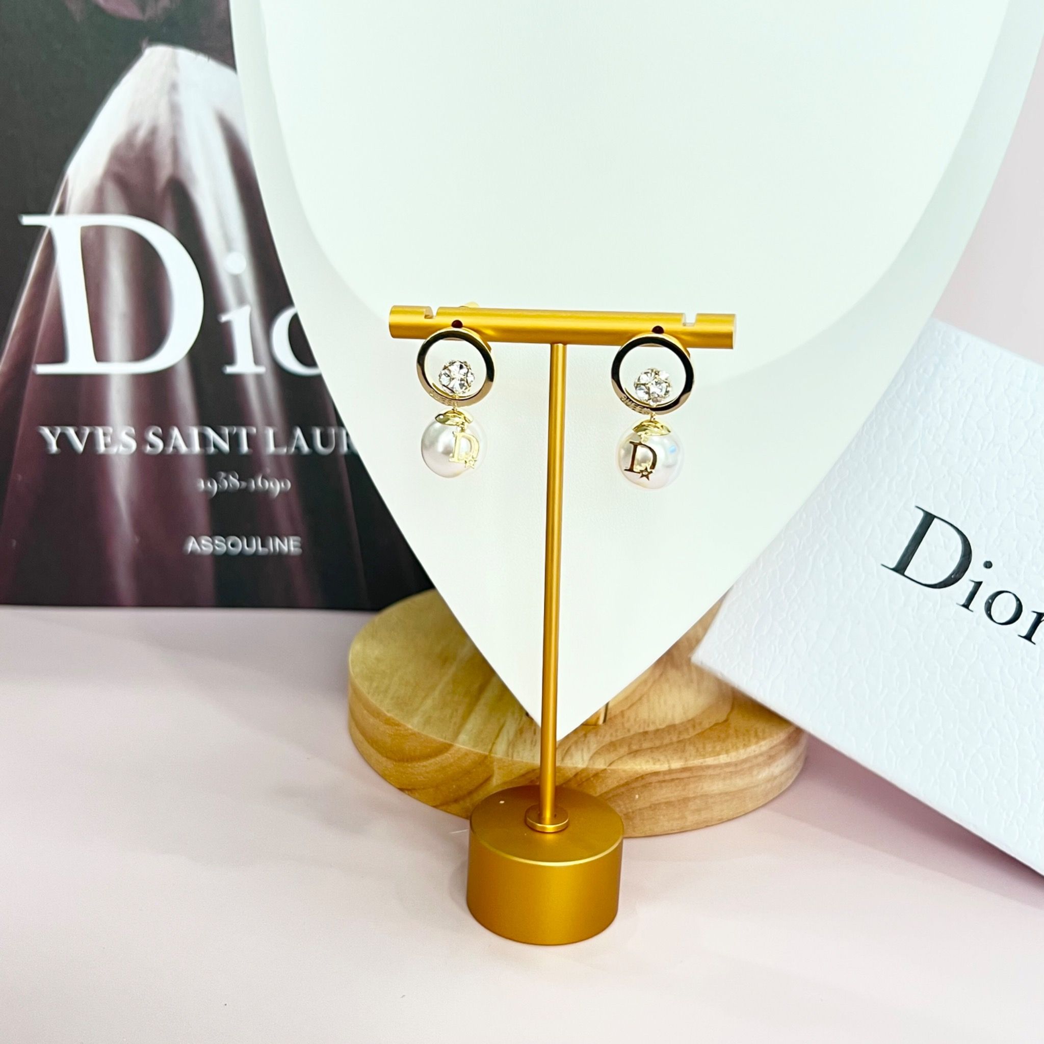 Bộ Trang Sức Dior Trắng - Vòng cổ Choker & Bông Tai Ngọc Trai, Pha Lê 6 Kiểu Đeo Quý Phái (AM)