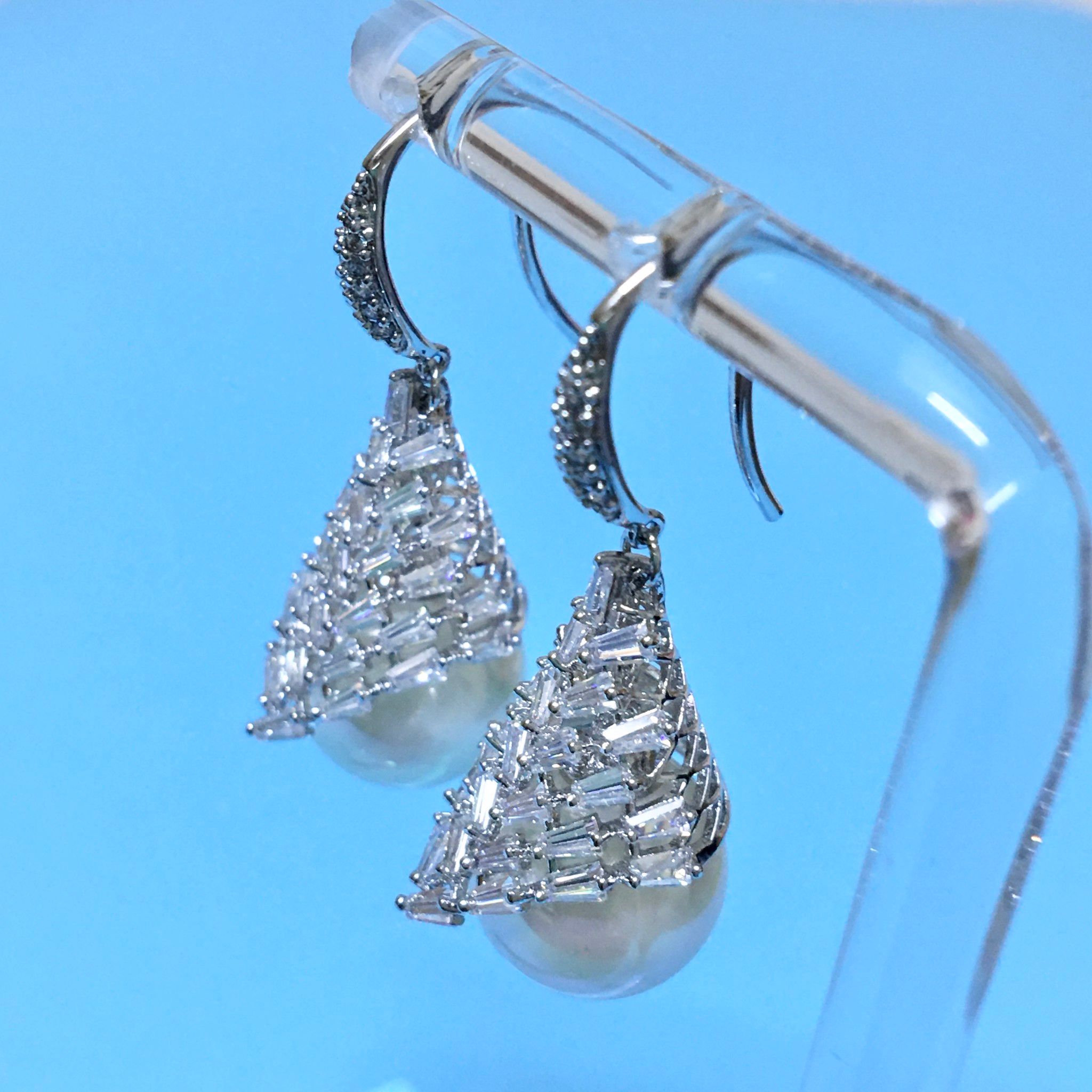 KHUYÊN TAI GIỌT NƯỚC PHA LÊ & HẠT NGỌC (AH)
