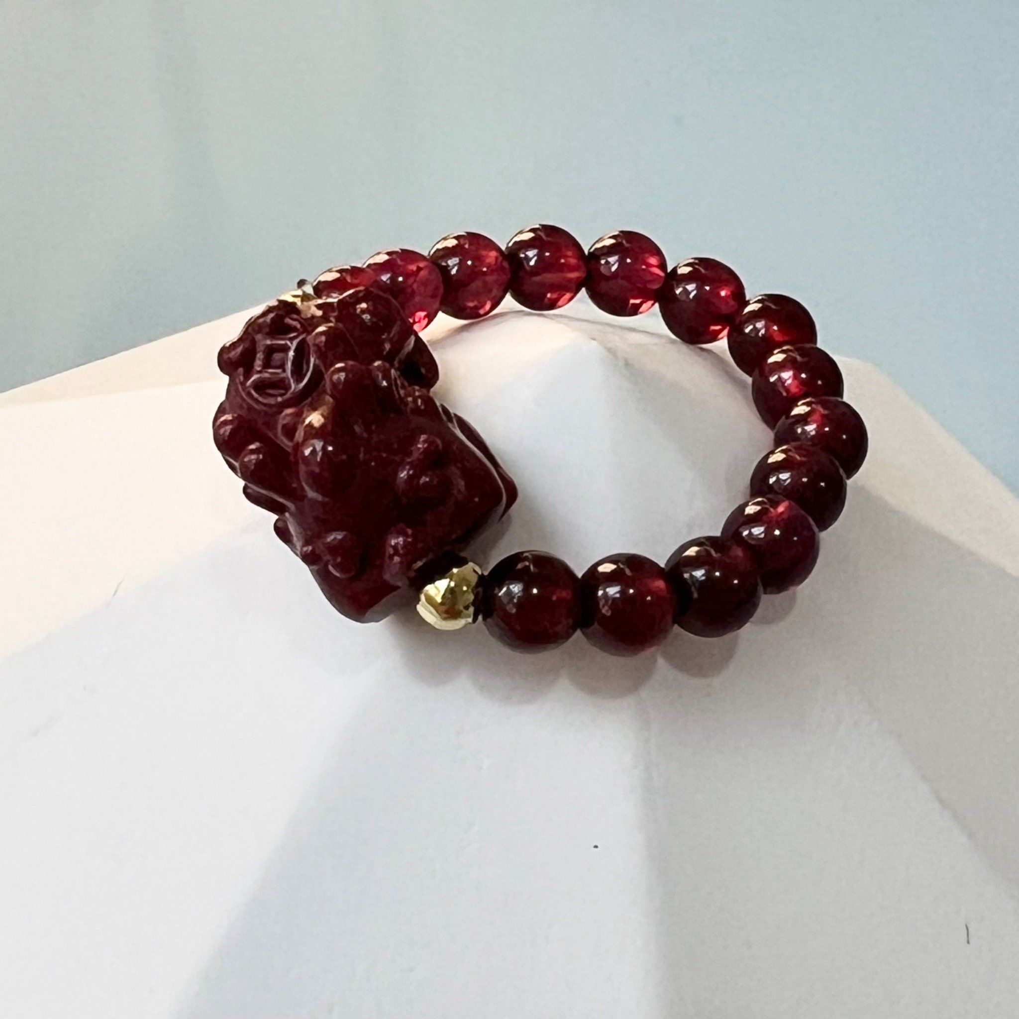 Nhẫn Đá Phong Thuỷ Cao Cấp - Con Tỳ Hưu Đá Chu Sa & Đá Garnet Thiên Nhiên May Mắn