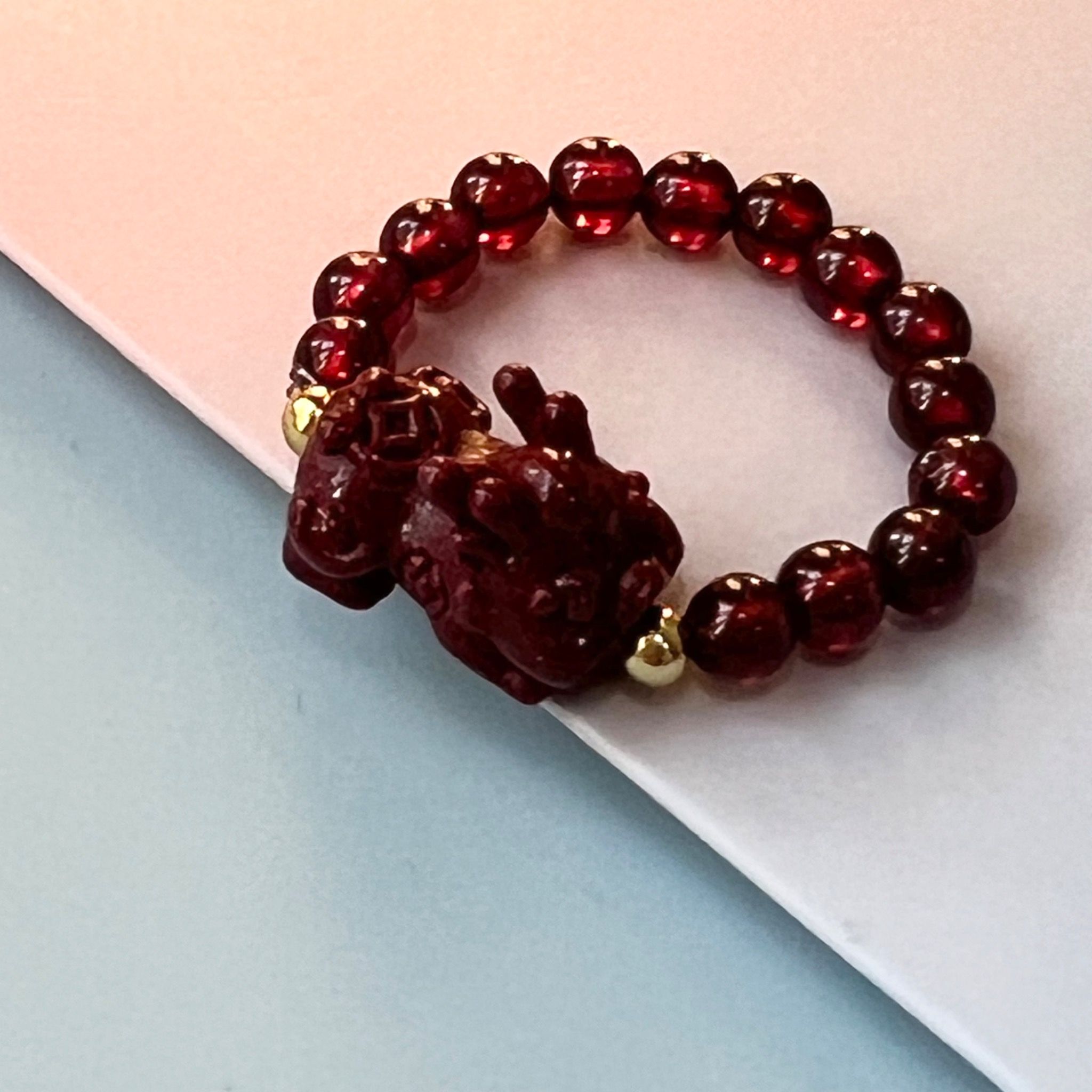 Nhẫn Đá Phong Thuỷ Cao Cấp - Con Tỳ Hưu Đá Chu Sa & Đá Garnet Thiên Nhiên May Mắn