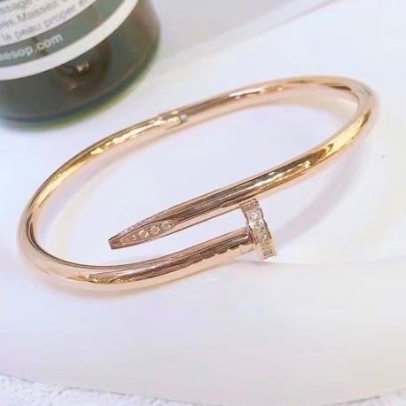 Vòng Tay Nam, Nữ TiTan Cao Cấp - Cartier Cây Đinh Màu Vàng Hồng Pha Lê Trắng