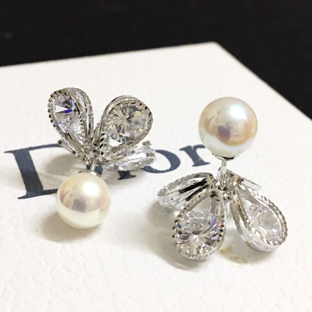Bộ Trang Sức Dior Trắng - Vòng cổ Choker & Bông Tai Ngọc Trai, Pha Lê 2 Kiểu Đeo Quý Phái (AG)