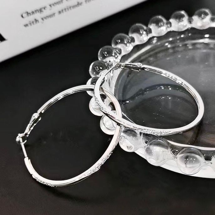 Bông Tai Khoen Tròn Màu Trắng 4cm Pha Lê (BH)