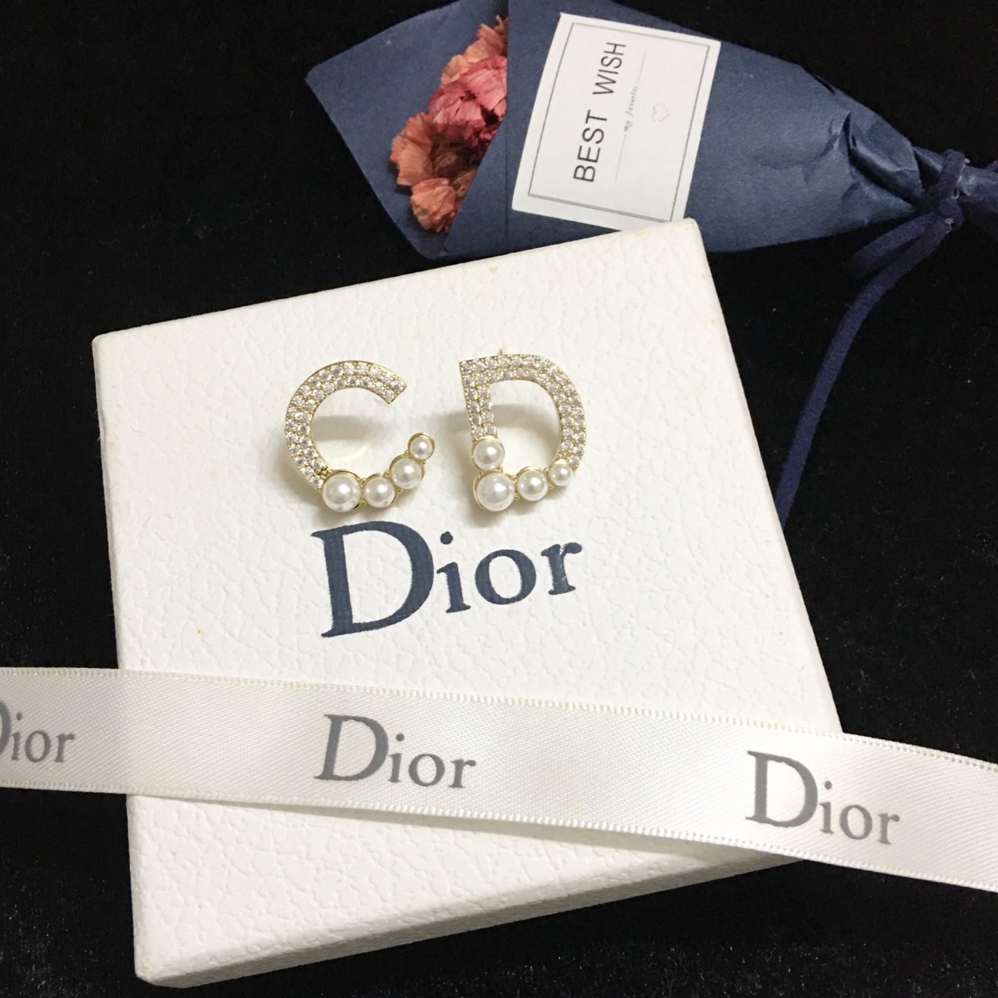 Bông Tai Dior Màu Vàng Bản To Ngọc Trai & Pha Lê Trắng (AE)