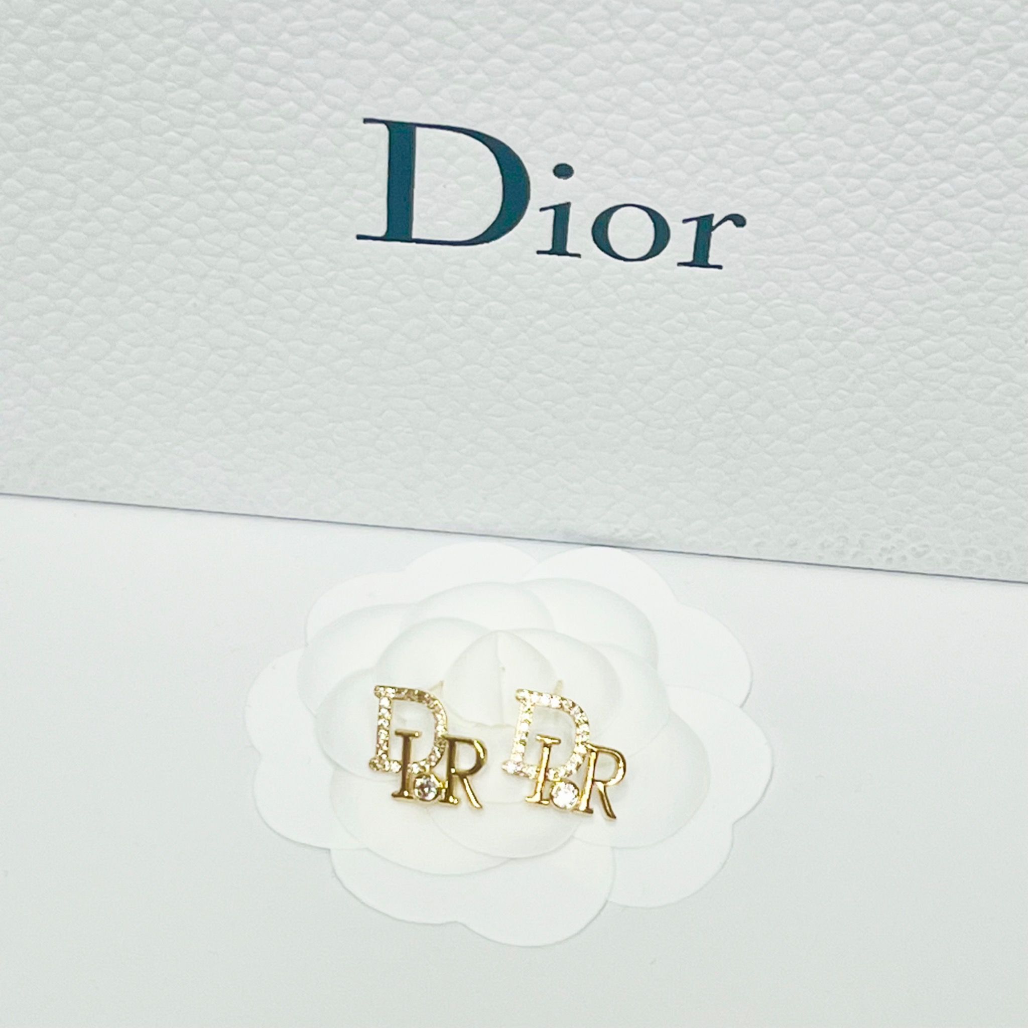 Bông Tai Dior Màu Vàng Pha Lê Trắng (AX)