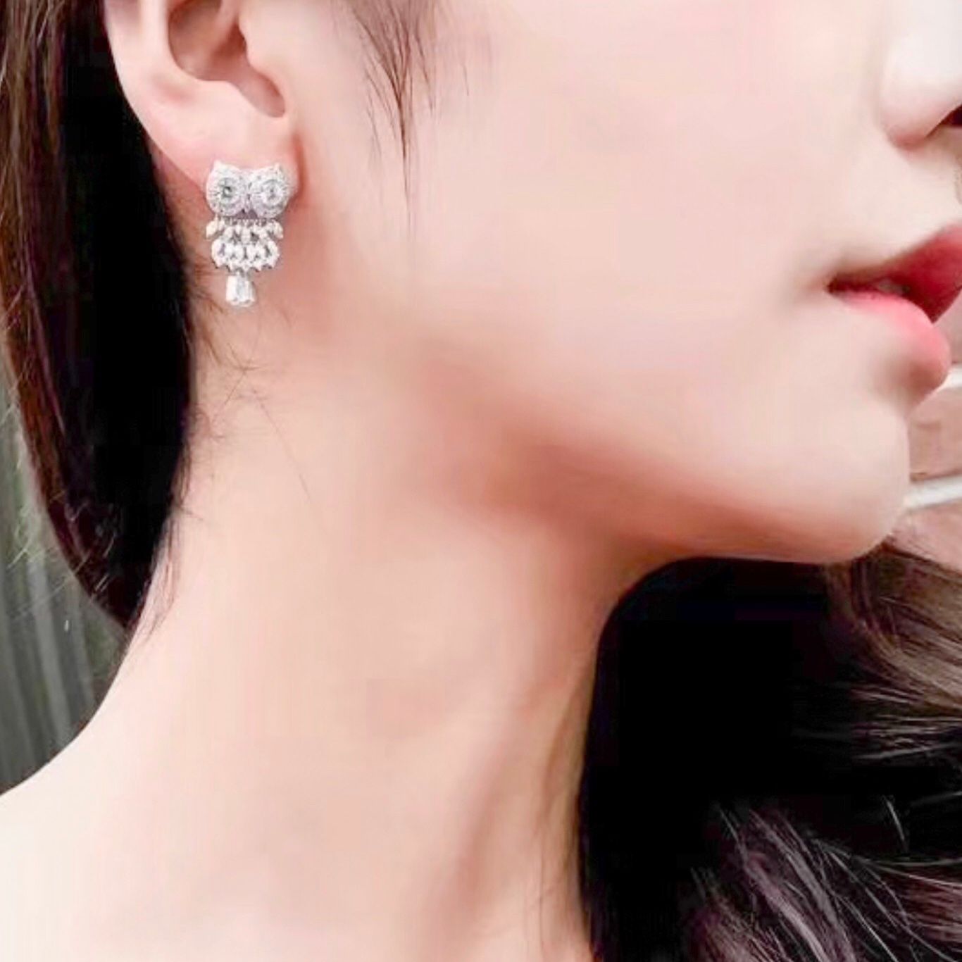 BÔNG TAI CÚ MÈO LỚN ĐÍNH PHA LÊ (AA)