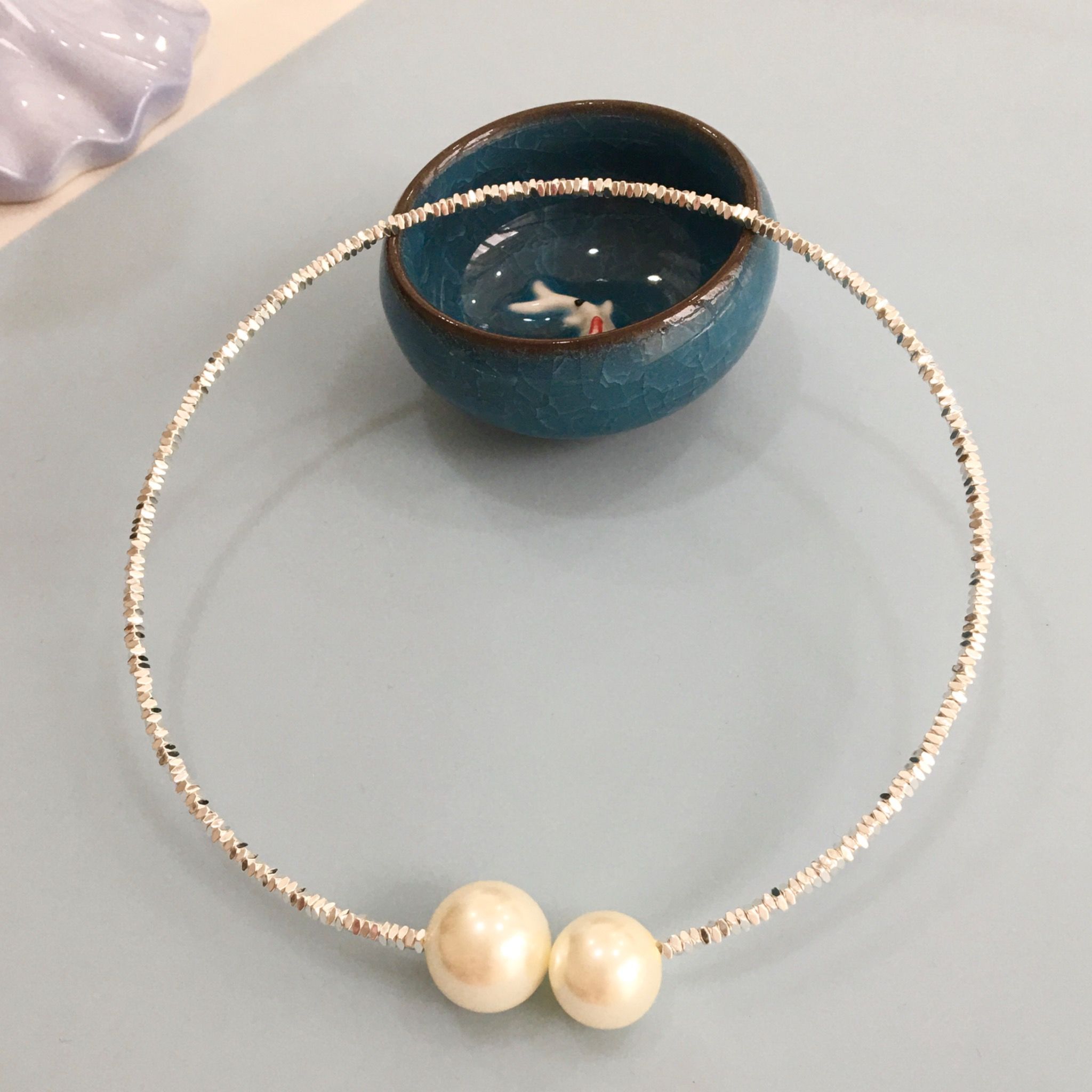 Vòng Cổ Choker Dior 2 Viên Ngọc Trai Màu Trắng Quý Phái