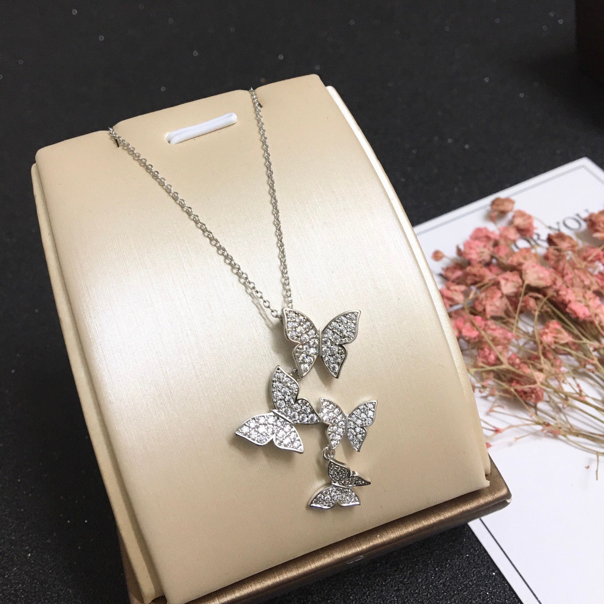 BỘ TRANG SỨC 2 ĐÔI BƯỚM XINH PHA LÊ (AA)