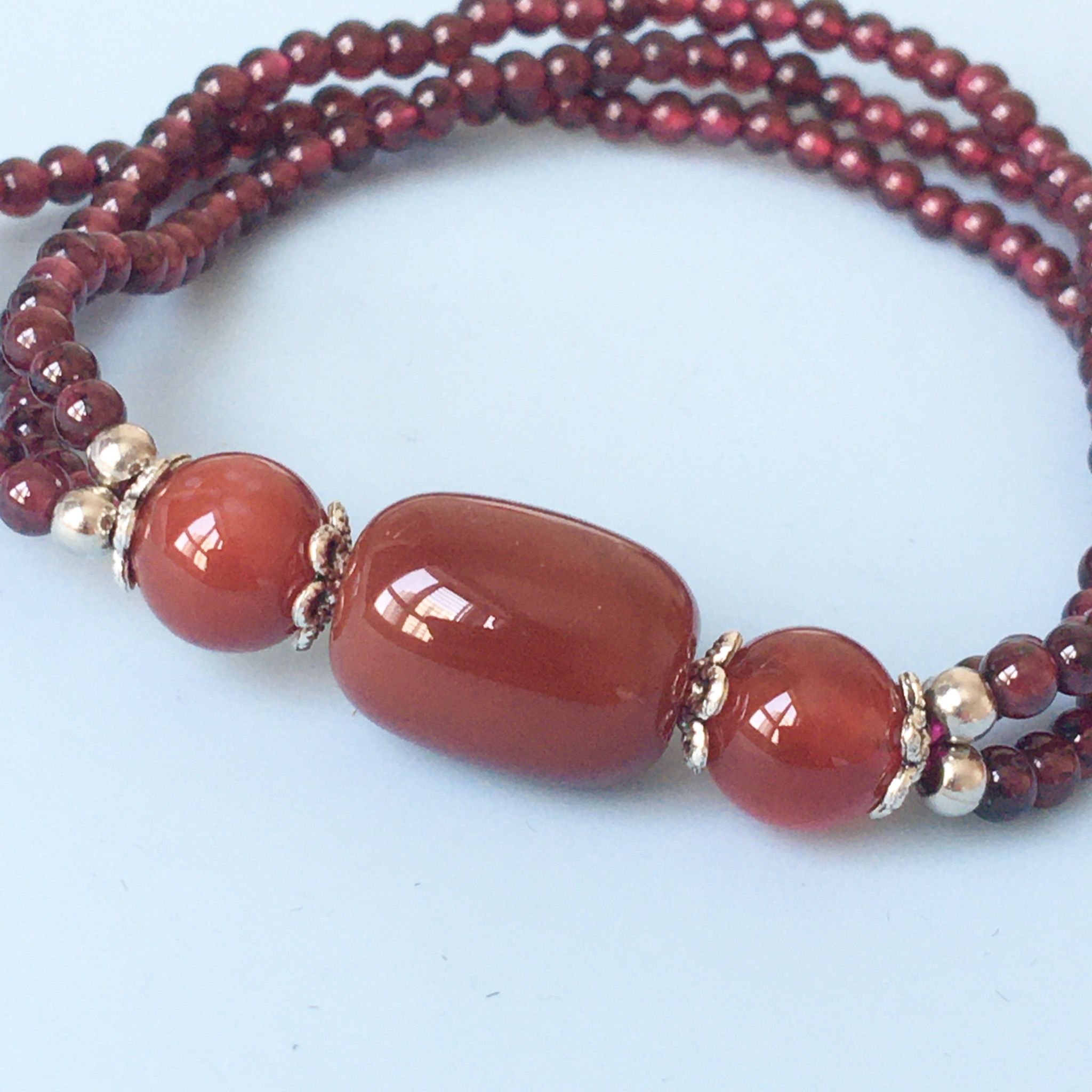Vòng Tay Phong Thuỷ Cao Cấp - Đá Garnet Ngọc Hồng Lựu Thiên Nhiên 3 Vòng May Mắn & Bình An