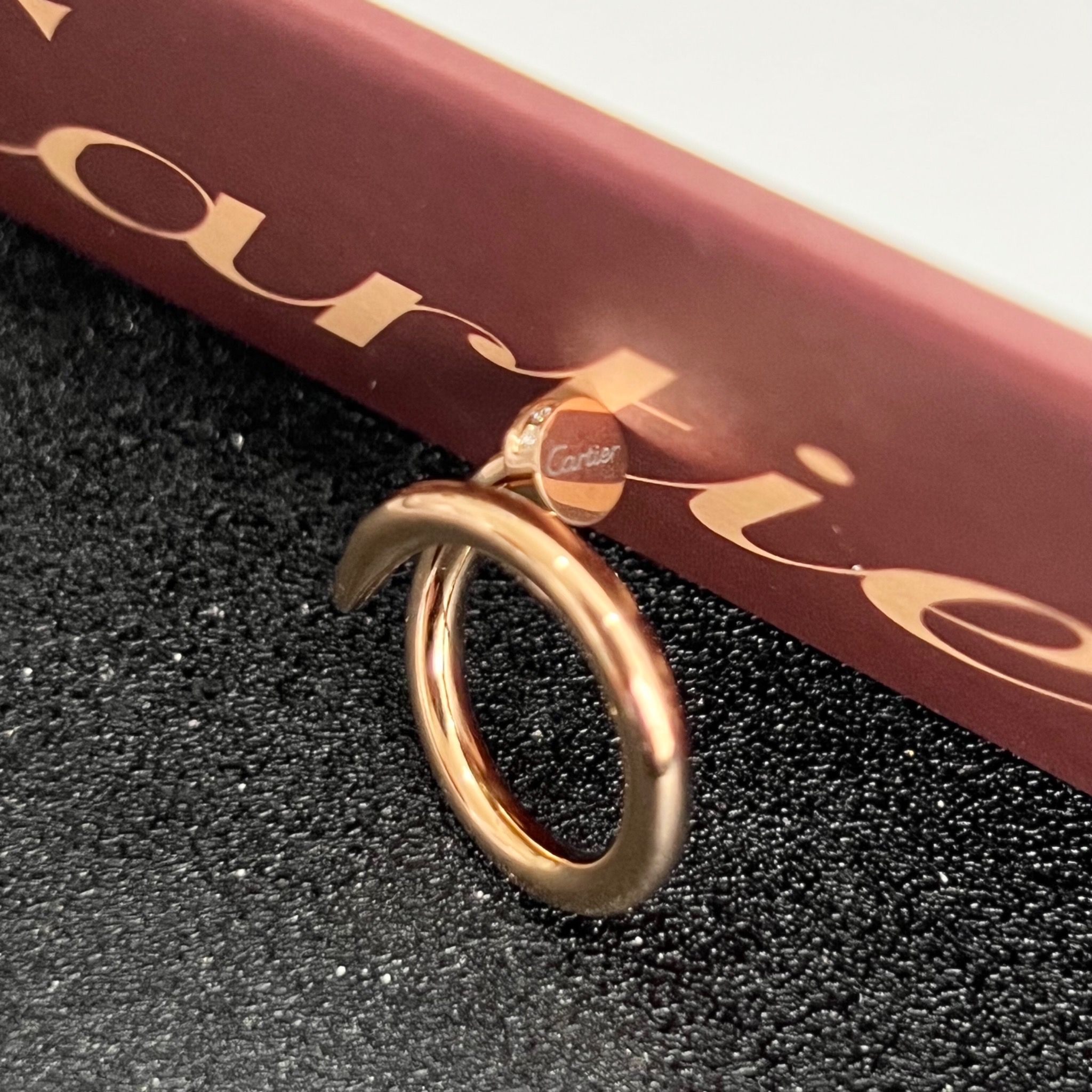 Nhẫn Titan Cao Cấp - Cây Đinh Cartier Màu Vàng Hồng Pha Lê (AA)