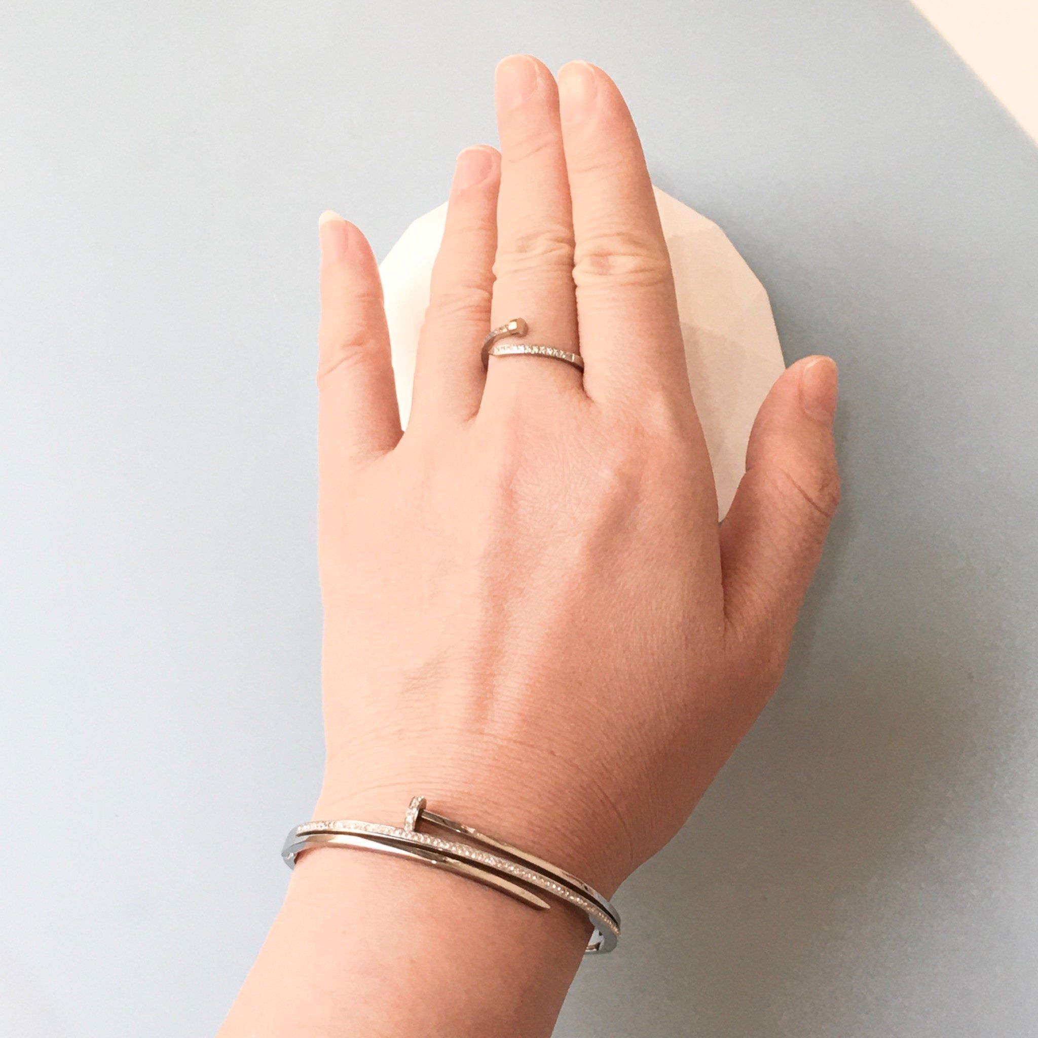 Bộ Trang Sức Cartier Titan Cao Cấp - Vòng Tay & Nhẫn Màu Trắng Pha Lê (AQ)
