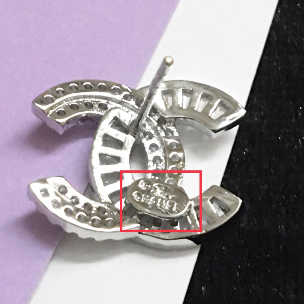 Bộ Trang Sức Chanel Trắng - Cài Áo & Bông Tai Pha Lê (AH)