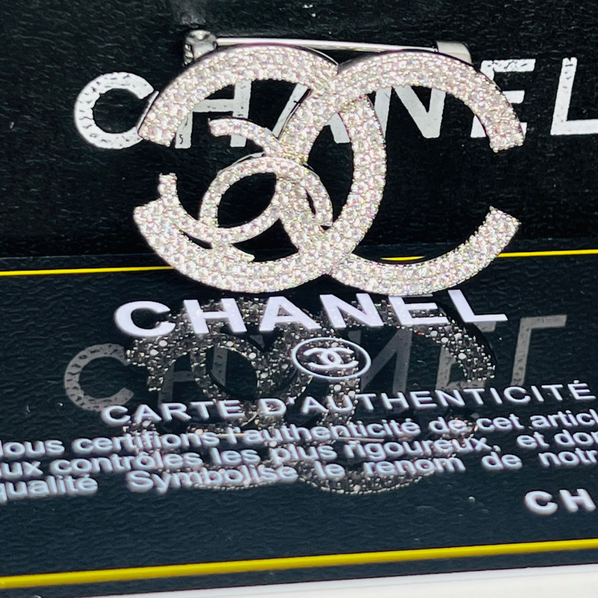 Cài Áo Nam, Nữ - Chanel Pha Lê Trắng (DD)