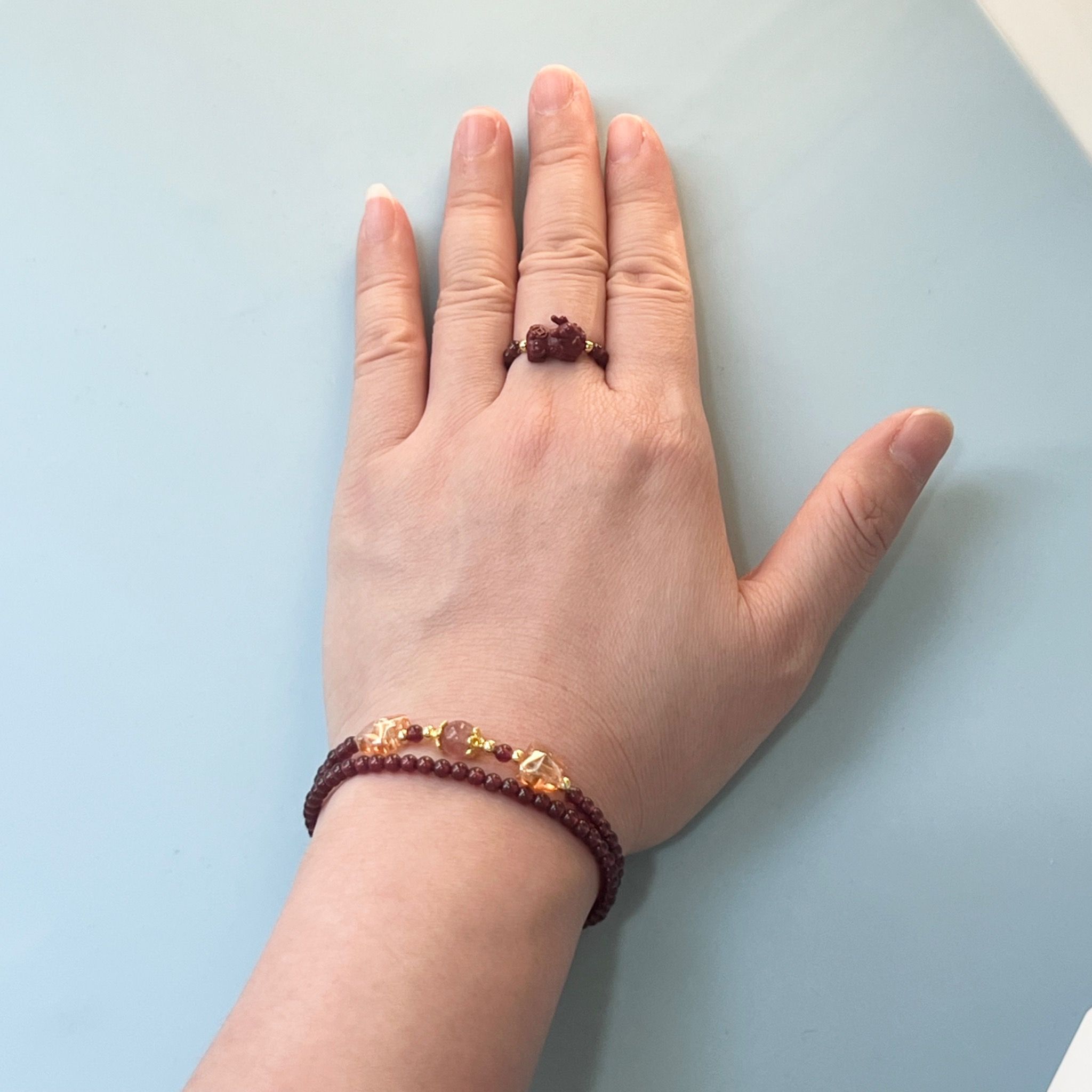 Nhẫn Đá Phong Thuỷ Cao Cấp - Con Tỳ Hưu Đá Chu Sa & Đá Garnet Thiên Nhiên May Mắn