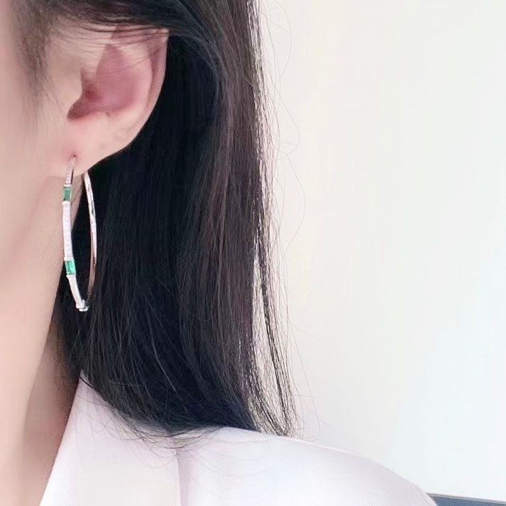 Bông Tai Khoen Tròn Màu Trắng Pha Lê Xanh & Trắng