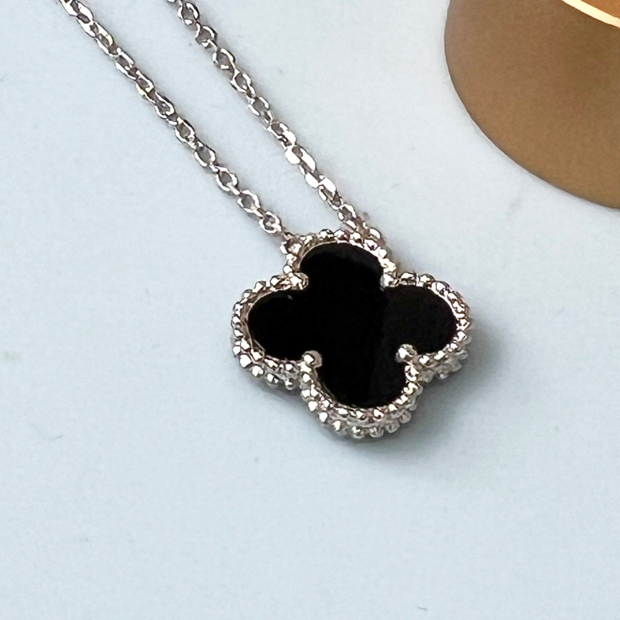 Bộ Trang Sức Cỏ 4 Lá May Mắn Vàng Đen Size 1,5cm - Dây Chuyền, Vòng Tay & Bông Tai Pha Lê (AO)