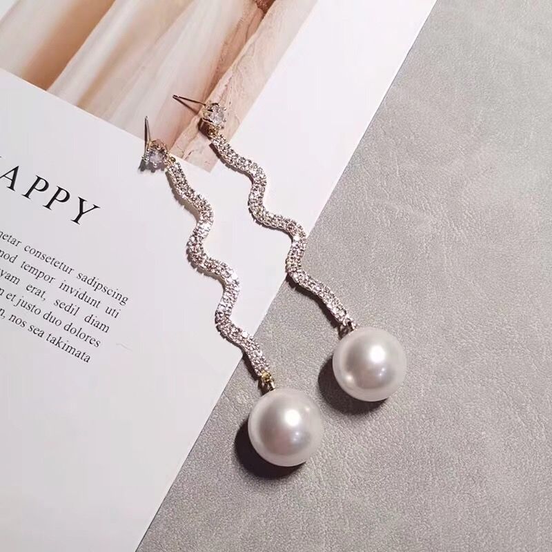 BÔNG TAI PHA LÊ GỢN SÓNG & HẠT NGỌC TRẮNG (AD)