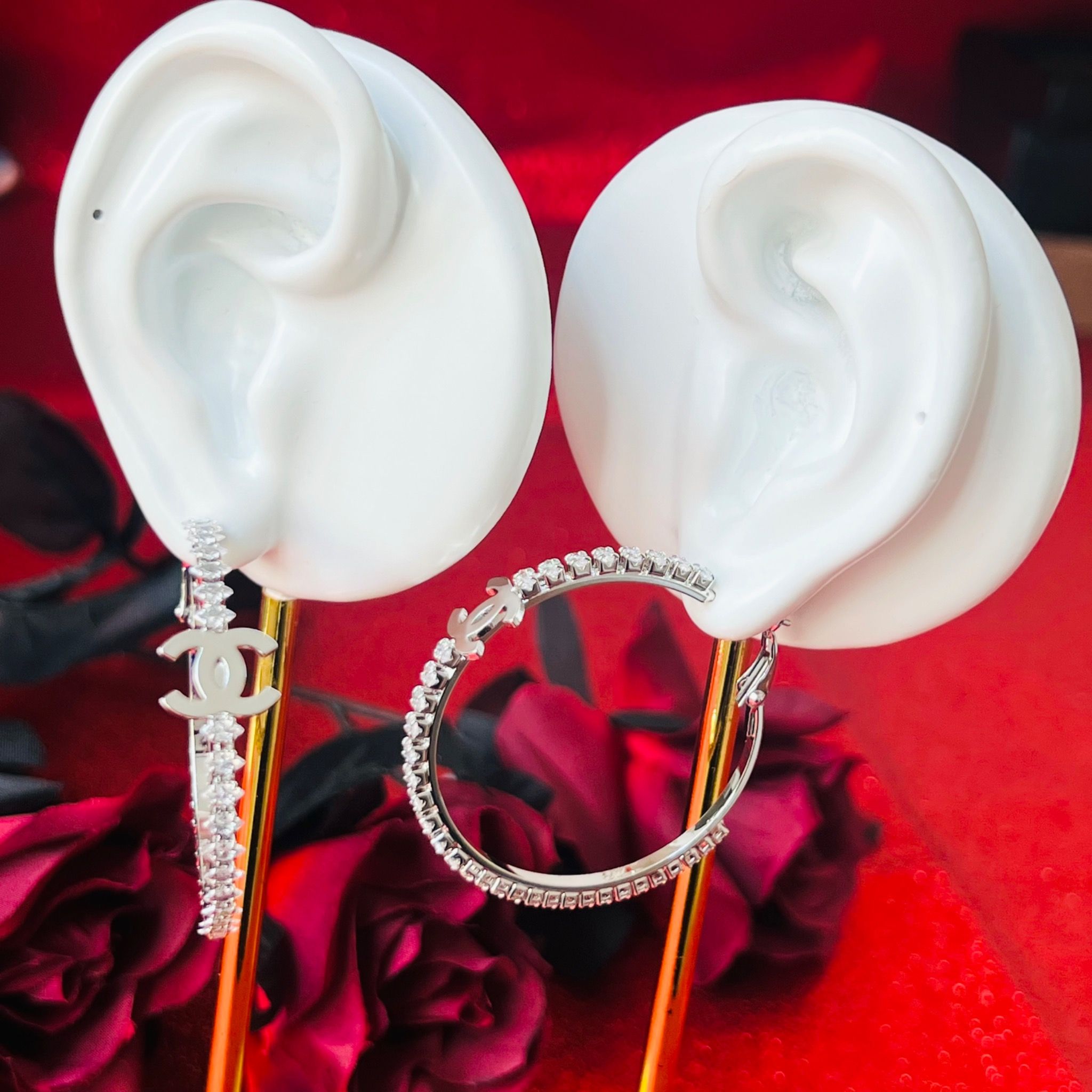 Bông Tai Khoen Tròn Cha.nnel Màu Trắng 4,3cm Pha Lê (BP)