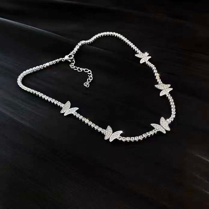 Dây Chuyền Ngắn - Choker Con Bướm Pha Lê Trắng Tinh Tế (AS)