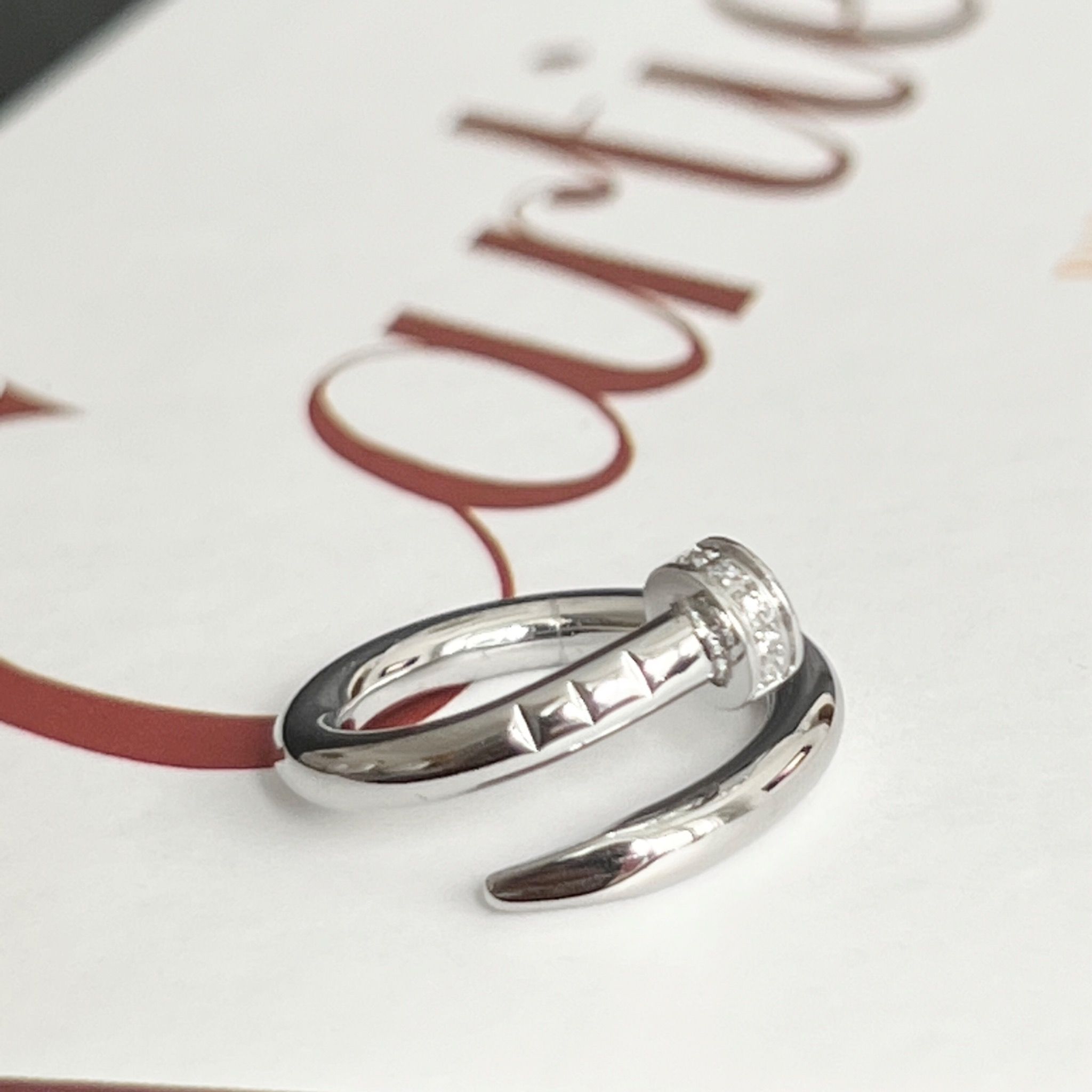 Bộ Trang Sức Cây Đinh Cartier Titan Cao Cấp - Vòng Tay & Nhẫn Màu Trắng Pha Lê (AC)