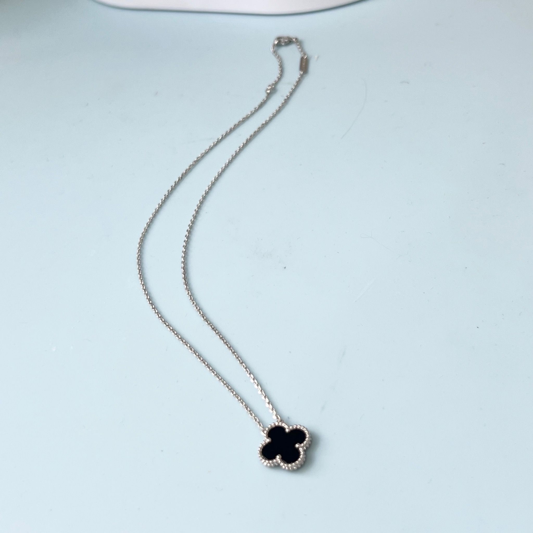 Bộ Trang Sức Cỏ 4 Lá May Mắn Trắng Đen Size 1cm - Dây Chuyền, Vòng Tay & Bông Tai Pha Lê (AN)