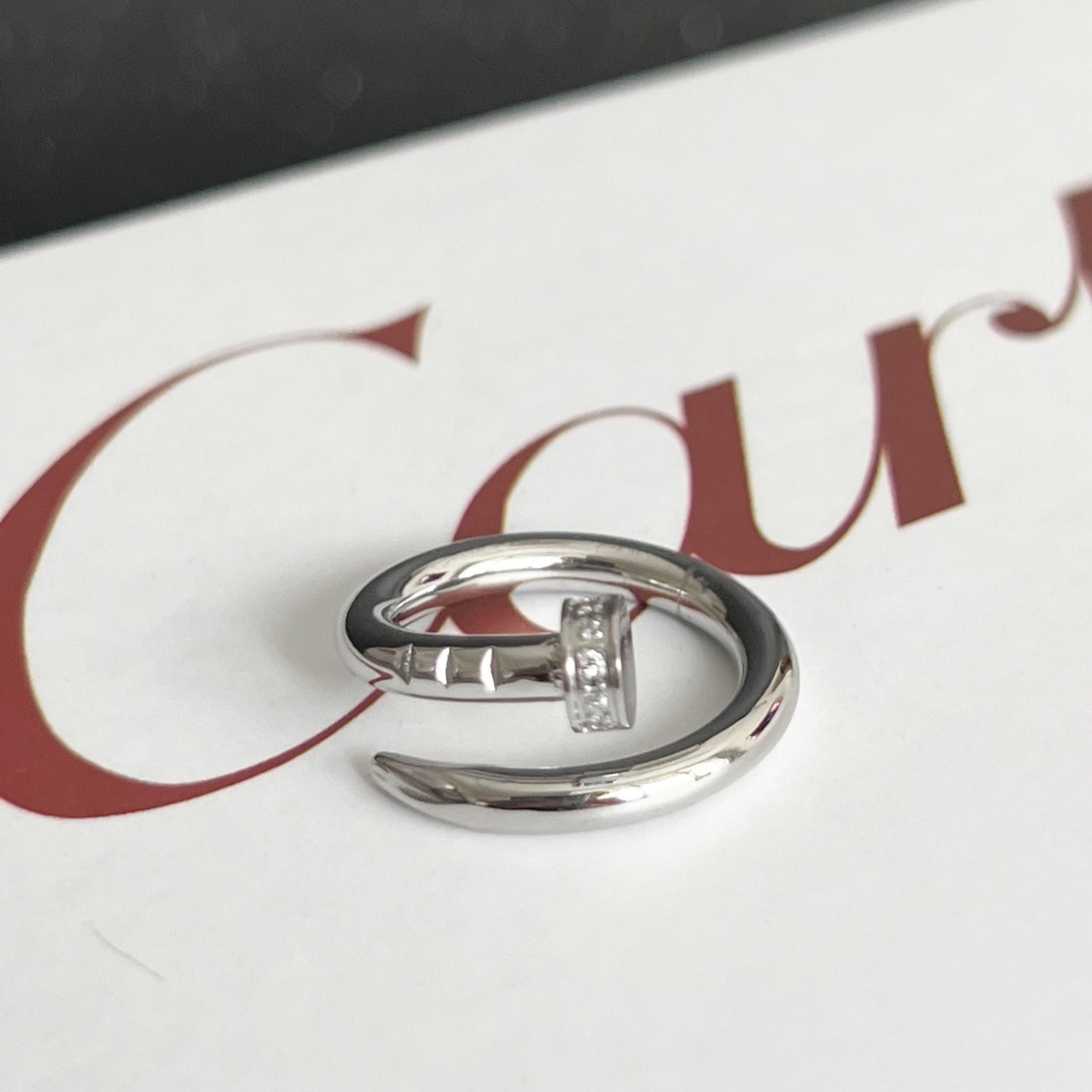 Bộ Trang Sức Cây Đinh Cartier Titan Cao Cấp - Vòng Tay & Nhẫn Màu Trắng Pha Lê (AC)