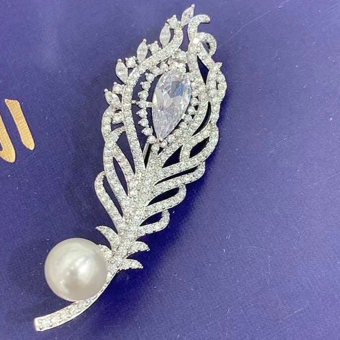 Cài Áo Nam, Nữ - Lông Vũ Ngọc Trai & Pha Lê Trắng (AC)