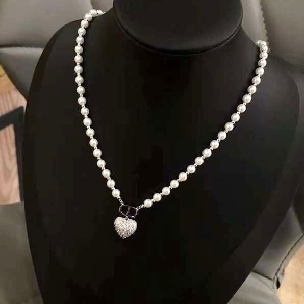Dây Chuyền Ngắn - Dior Trái Tim Màu Trắng Ngọc Trai & Pha Lê (AJ)