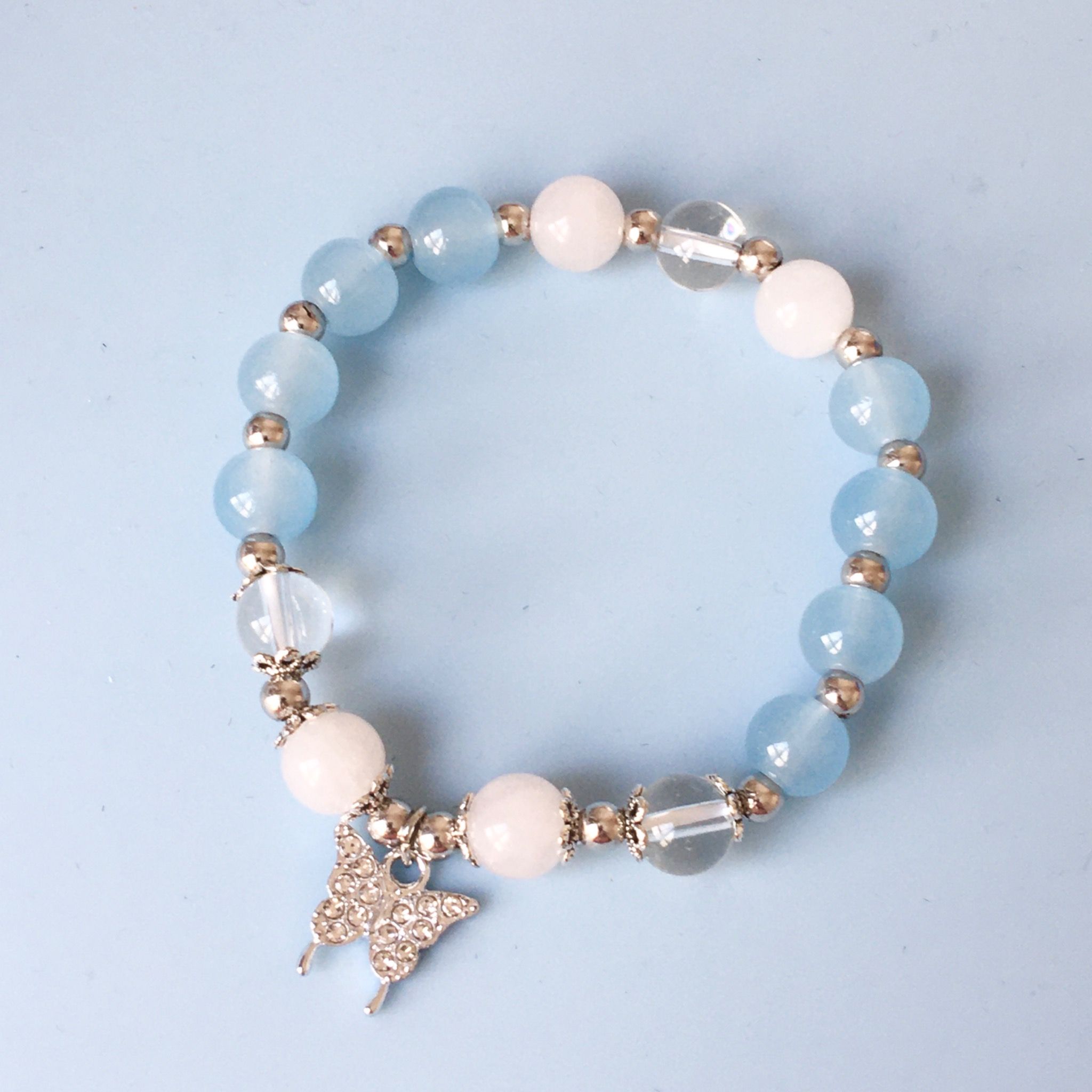 Vòng Tay Phong Thuỷ Cao Cấp - Con Bướm Trắng & Đá Aquamarine, Đá Thạch Anh Trắng Thiên Nhiên