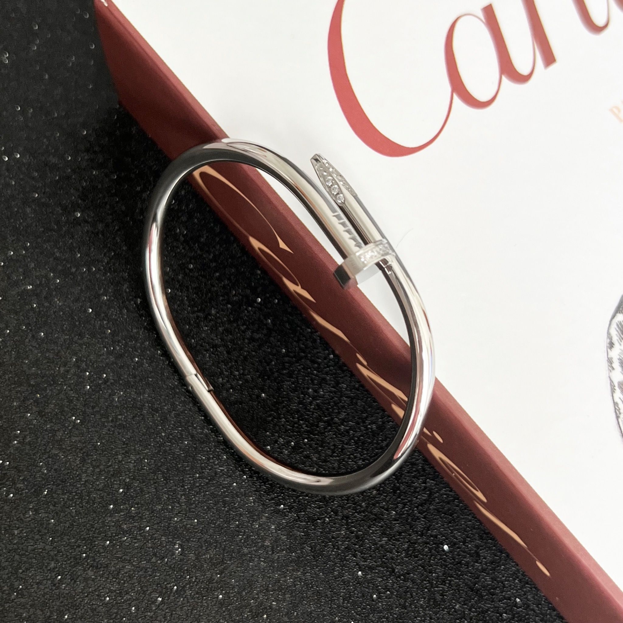 Bộ Trang Sức Cây Đinh Cartier Titan Cao Cấp - Vòng Tay & Nhẫn Màu Trắng Pha Lê (AC)