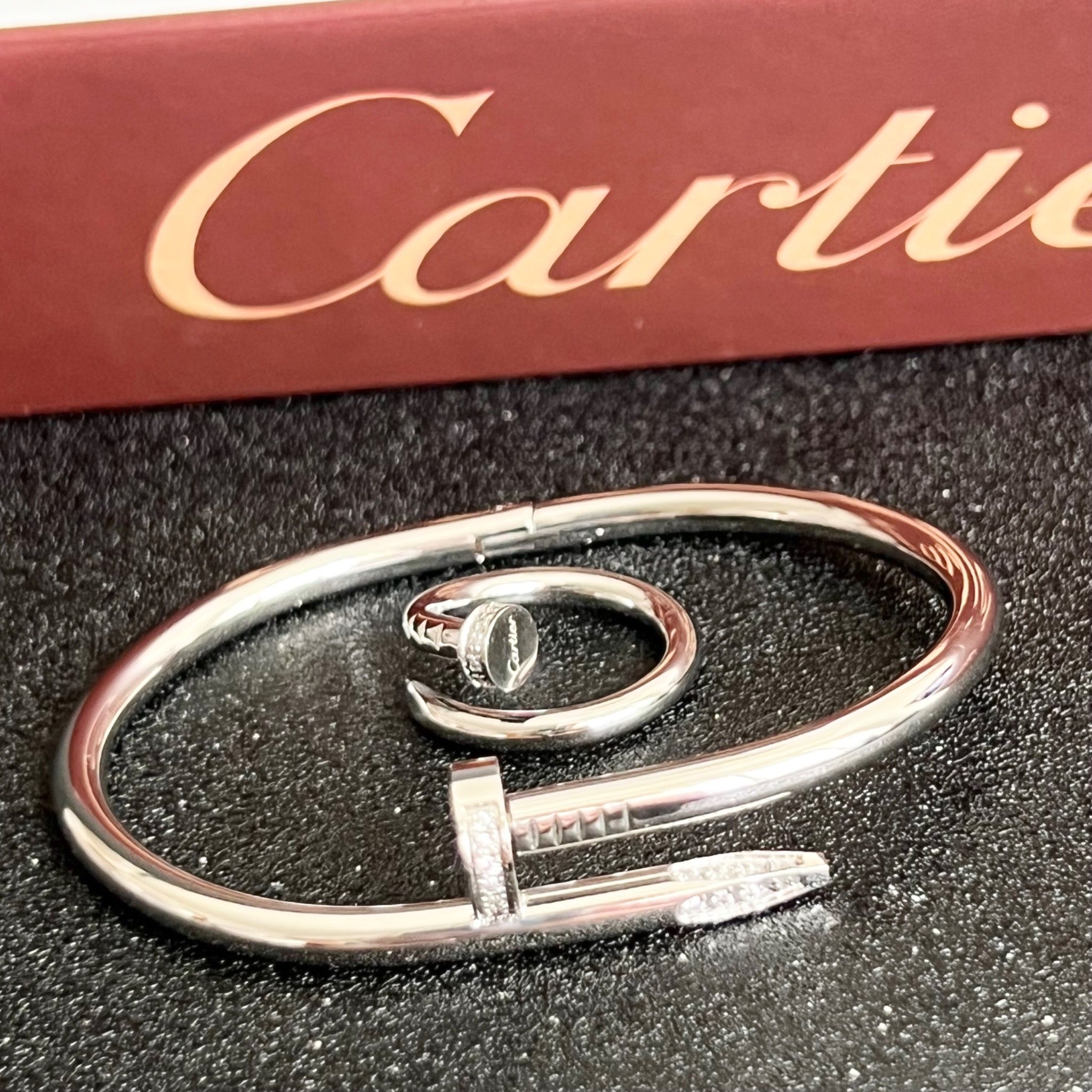 Bộ Trang Sức Cây Đinh Cartier Titan Cao Cấp - Vòng Tay & Nhẫn Màu Trắng Pha Lê (AC)