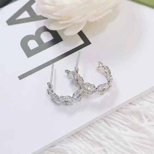 Bông Tai Khoen Tròn Màu Trắng 2cm Pha Lê (BK)