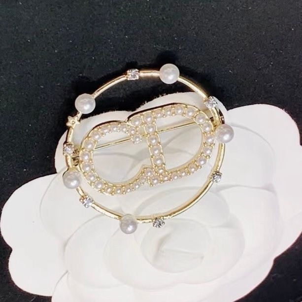 Cài Áo Nam, Nữ - Dior Màu Vàng Ngọc Trai & Pha Lê Trắng (BT)