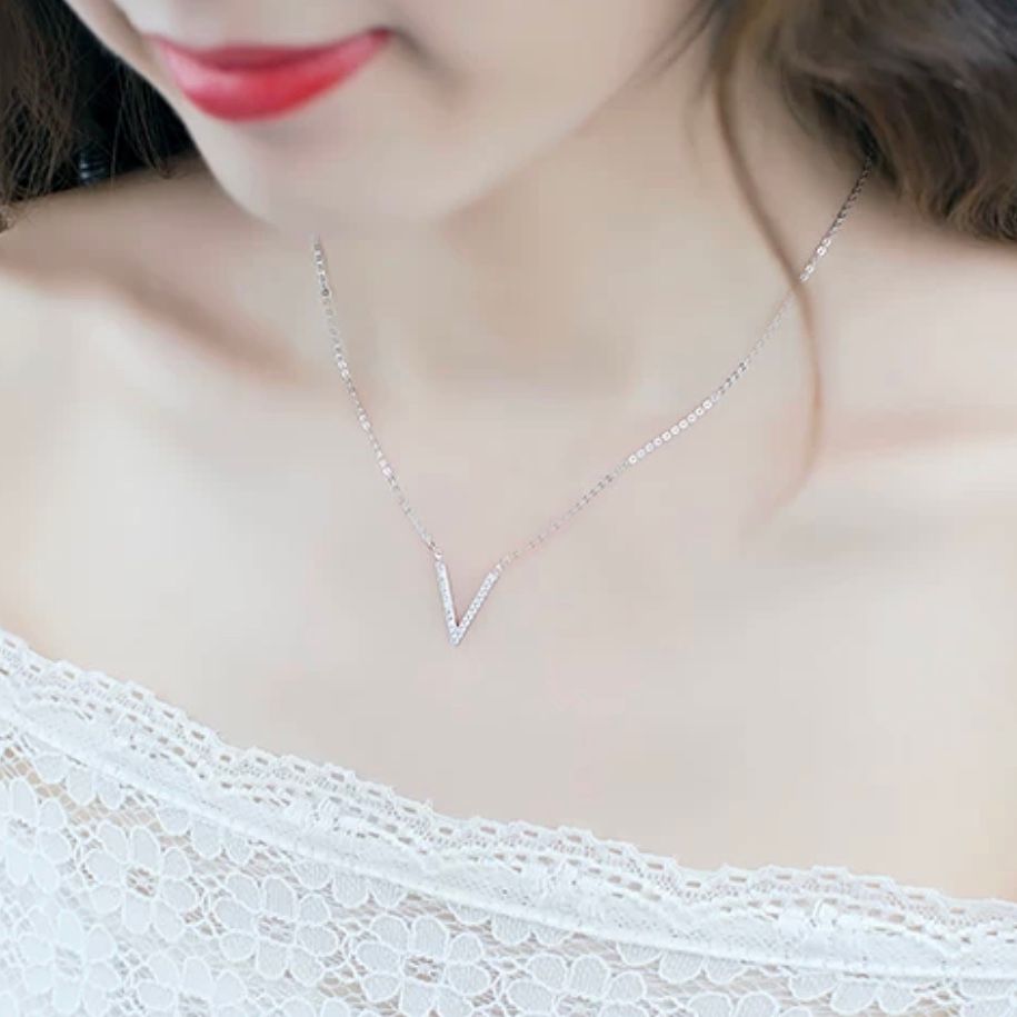 DÂY CHUYỀN BẠC CAO CẤP - CHỮ V PHA LÊ (AB)