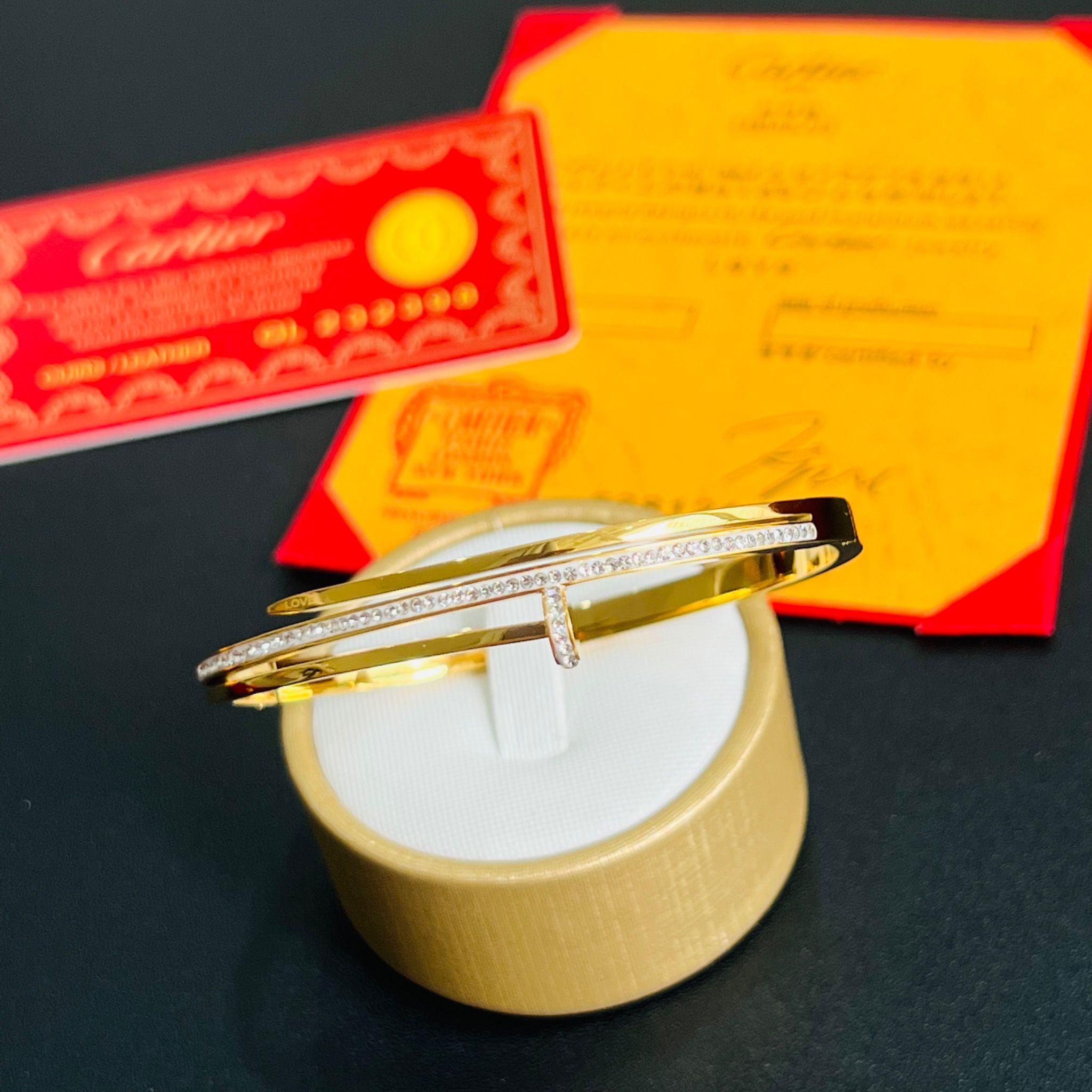 Vòng Tay TiTan Cao Cấp - Cây Đinh Cartier Màu Vàng Pha Lê (AK)