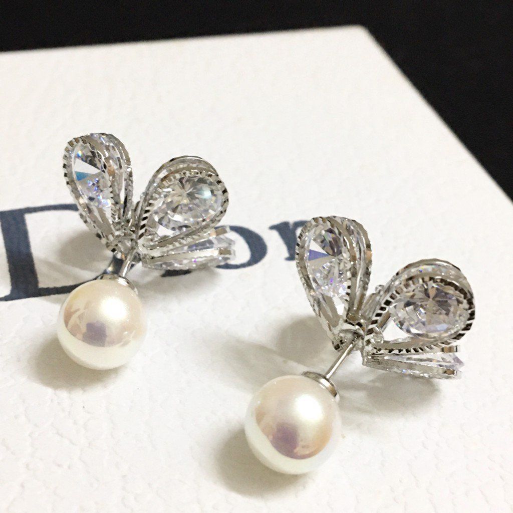 Bộ Trang Sức Dior Trắng - Vòng cổ Choker & Bông Tai Ngọc Trai, Pha Lê 2 Kiểu Đeo Quý Phái (AG)