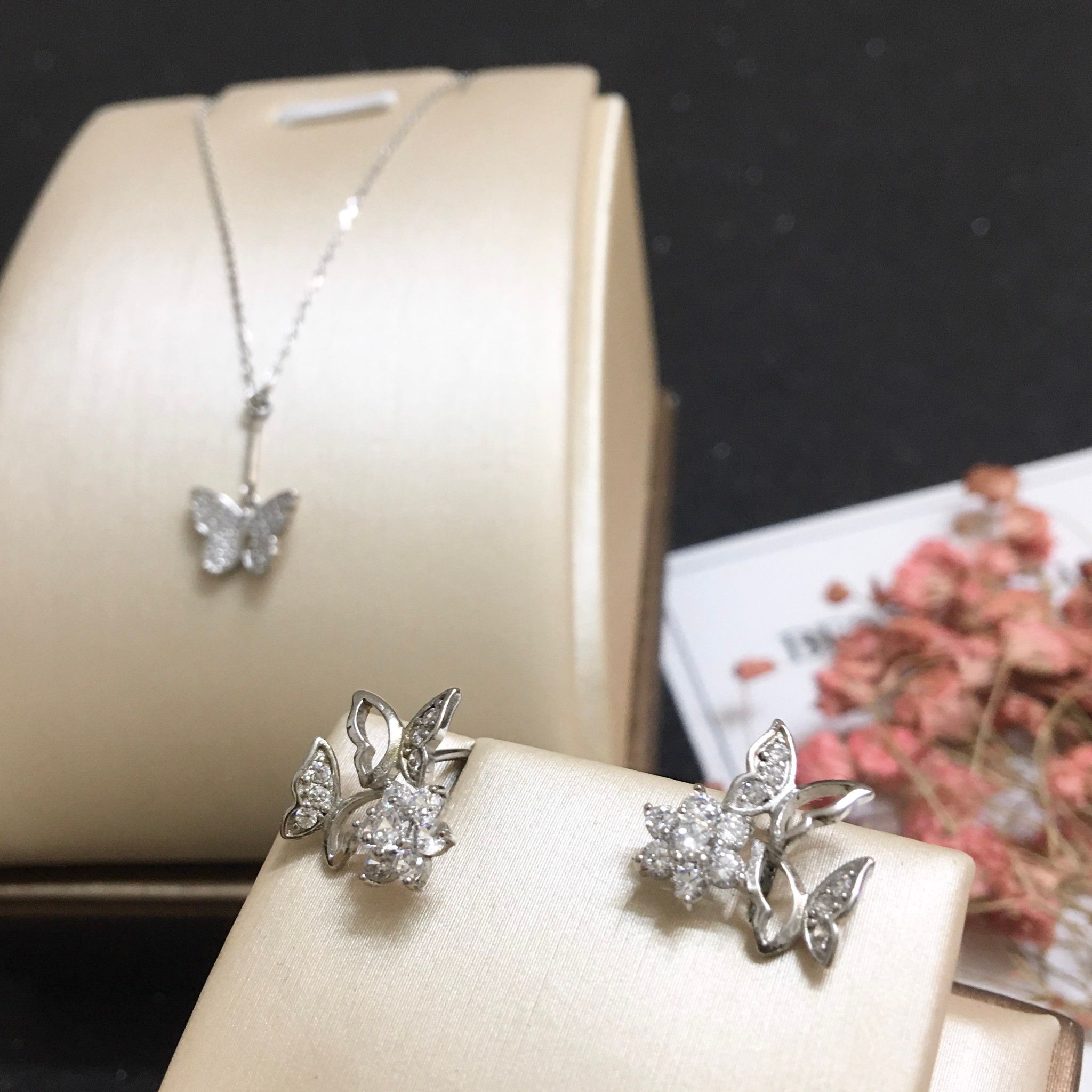 BỘ TRANG SỨC BẠC CAO CẤP - CON BƯỚM VÀ BÔNG HOA PHA LÊ (AD)