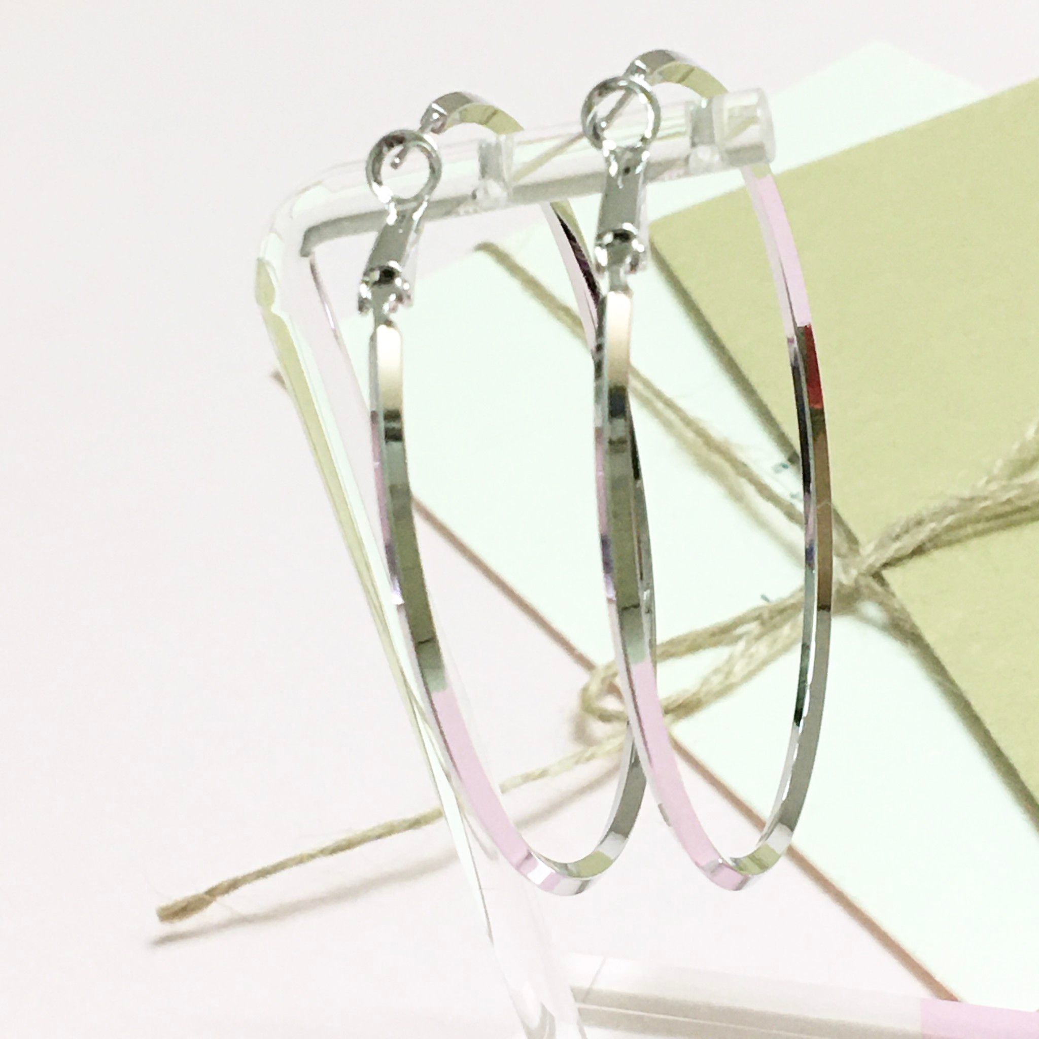 Bông Tai Khoen Tròn Bản To Màu Trắng 6cm Cá Tính (AV)
