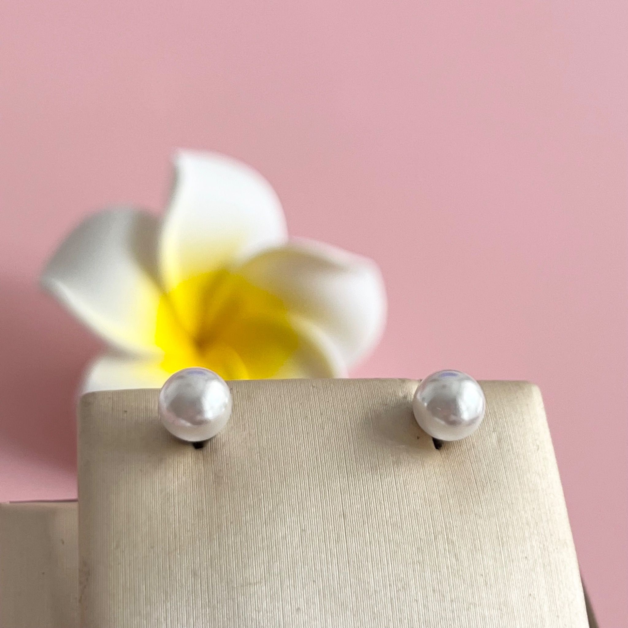 Bông Tai M:iu M:iu Ngọc Trai & Pha Lê Trắng ( Có 3 Kiểu Đeo )